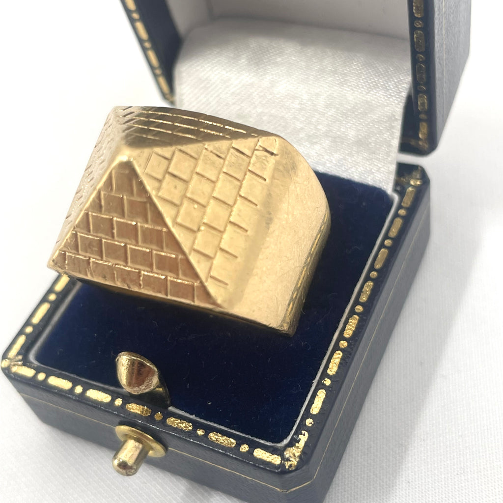 9ct Gold Textured Signet Ring Size