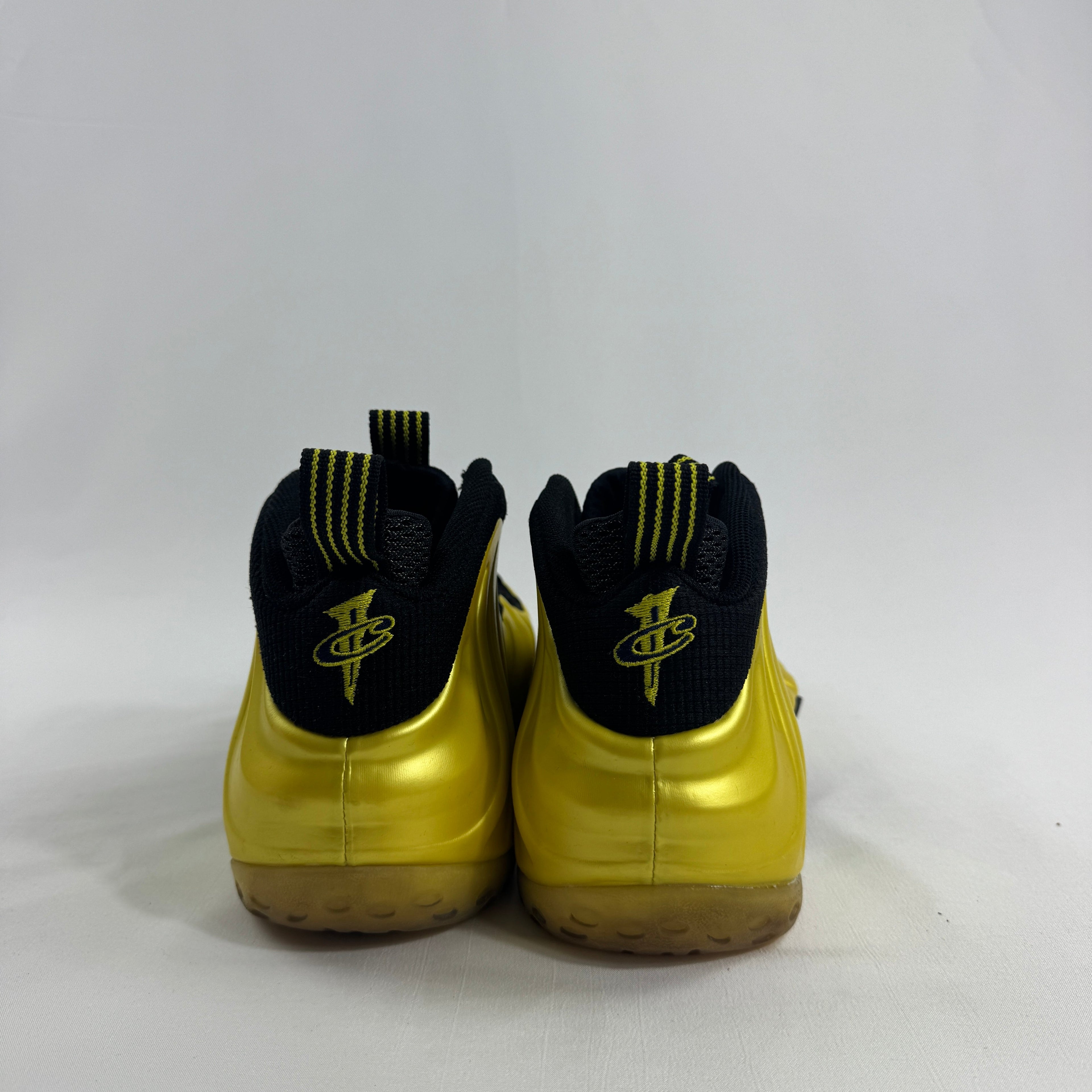 Air Foamposite One Electrolime is a vibrant edition of the iconic Foamposite One, featuring a striking Electrolime green