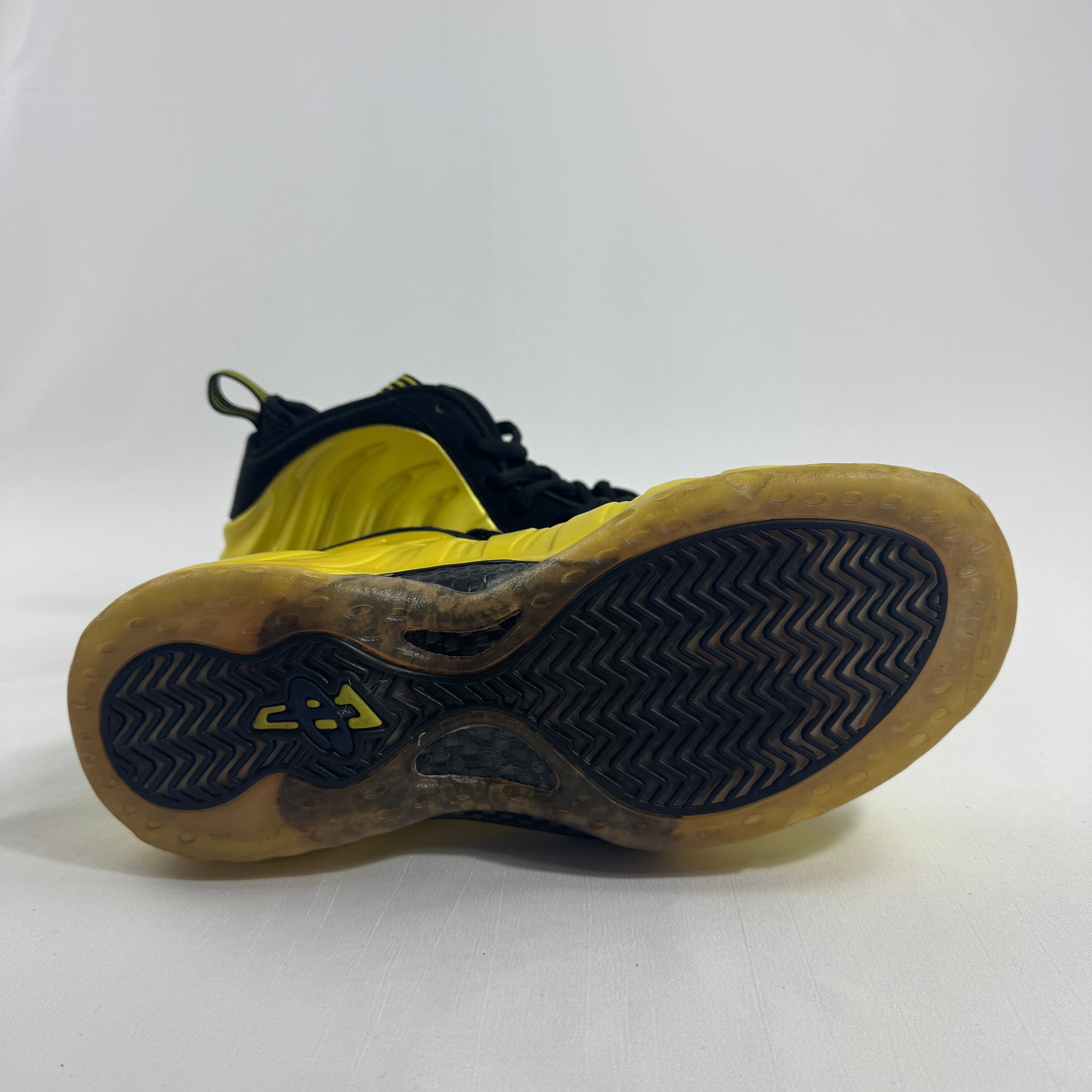 Air Foamposite One Electrolime is a vibrant edition of the iconic Foamposite One, featuring a striking Electrolime green