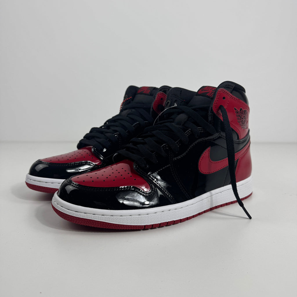 Air Jordan 1 Retro High OG is a timeless high-top sneaker that stays true to the original 1985 silhouette, featuring premium