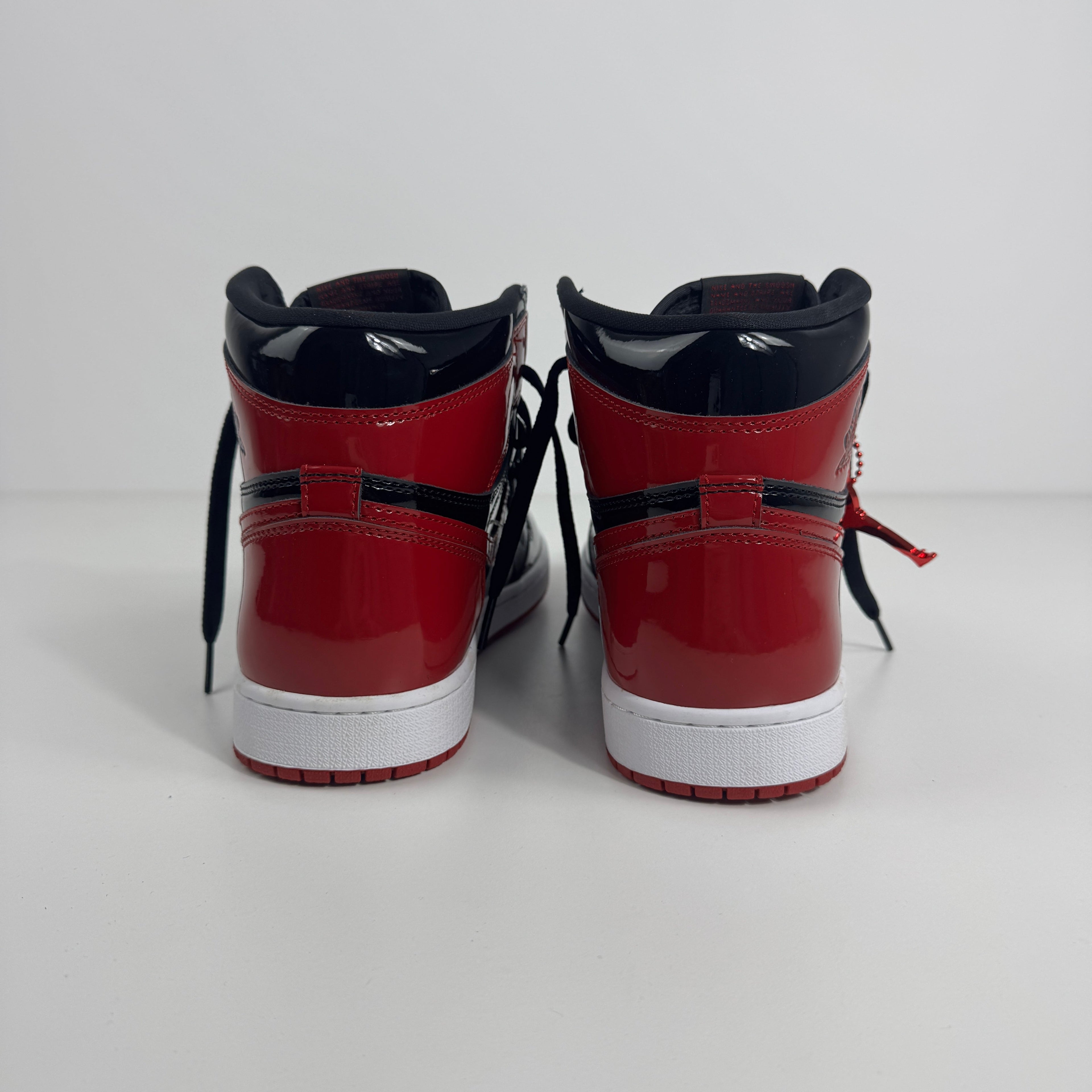 Air Jordan 1 Retro High OG is a timeless high-top sneaker that stays true to the original 1985 silhouette, featuring premium