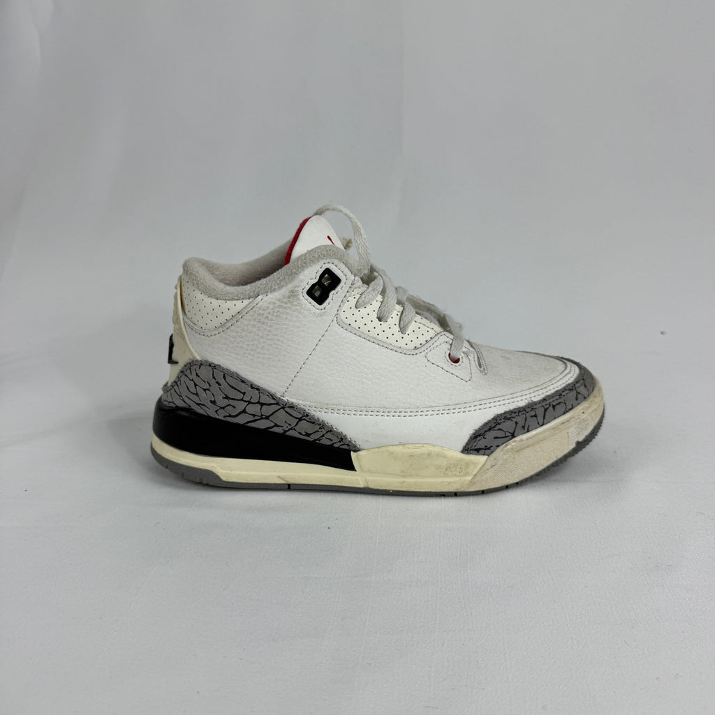 The Air Jordan 3 Toddler White Cement brings one of Jordan Brand’s most iconic designs to little feet. Featuring a clean