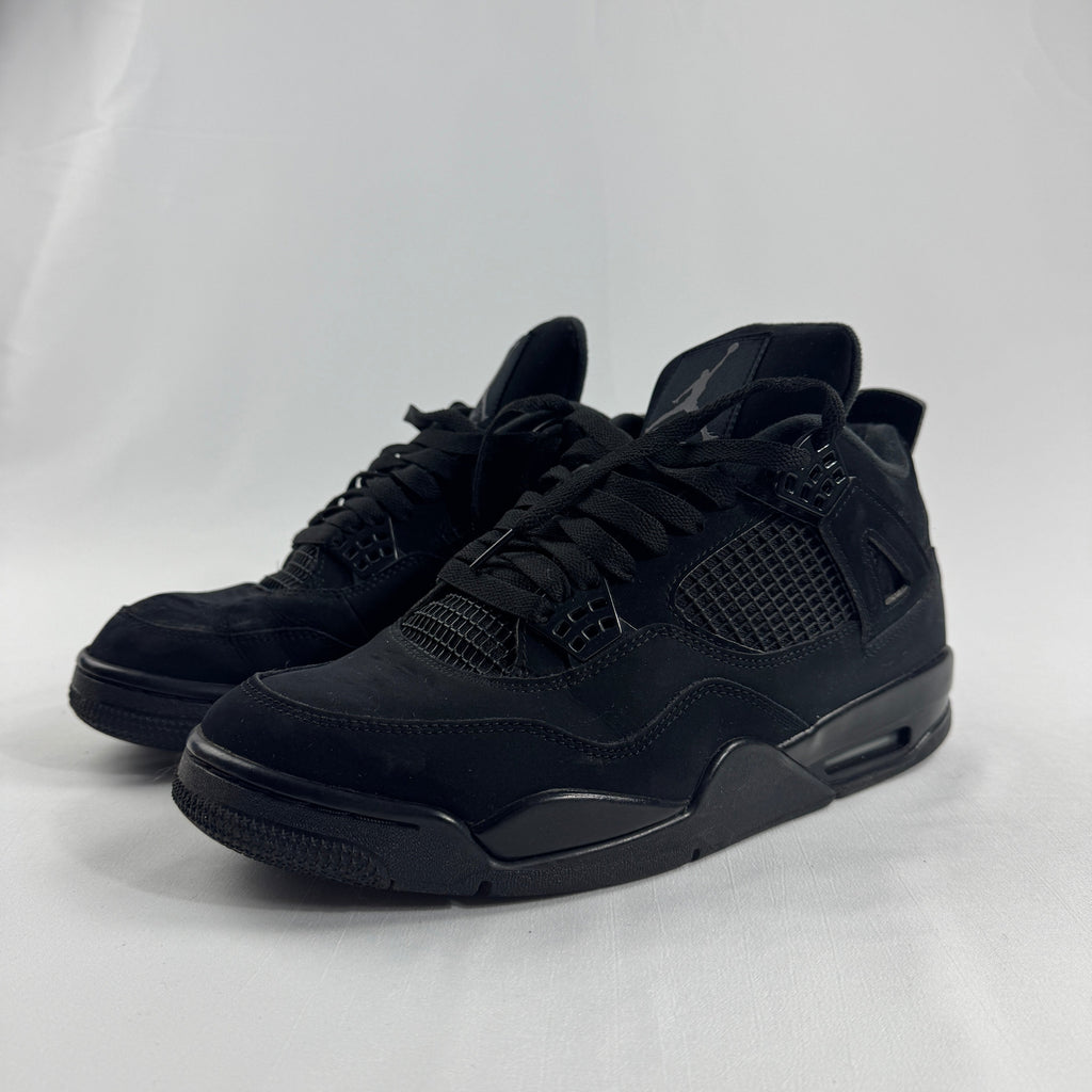 The Air Jordan 4 Retro Graphite features a clean mix of white leather and graphite grey accents, creating a versatile and