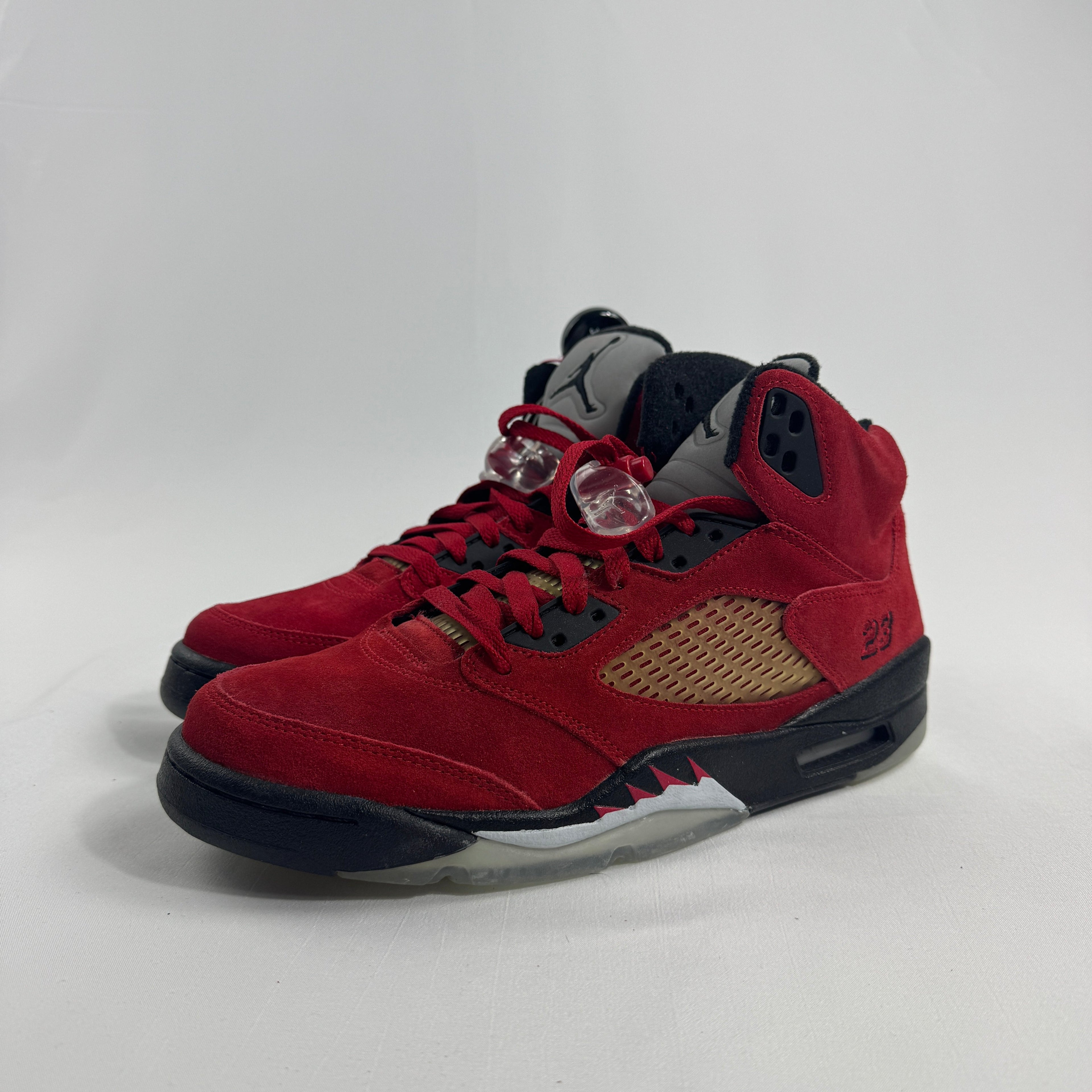 Air Jordan 5 Retro DMP is a celebrated release from the Defining Moments Pack, created to honor Michael Jordan’s