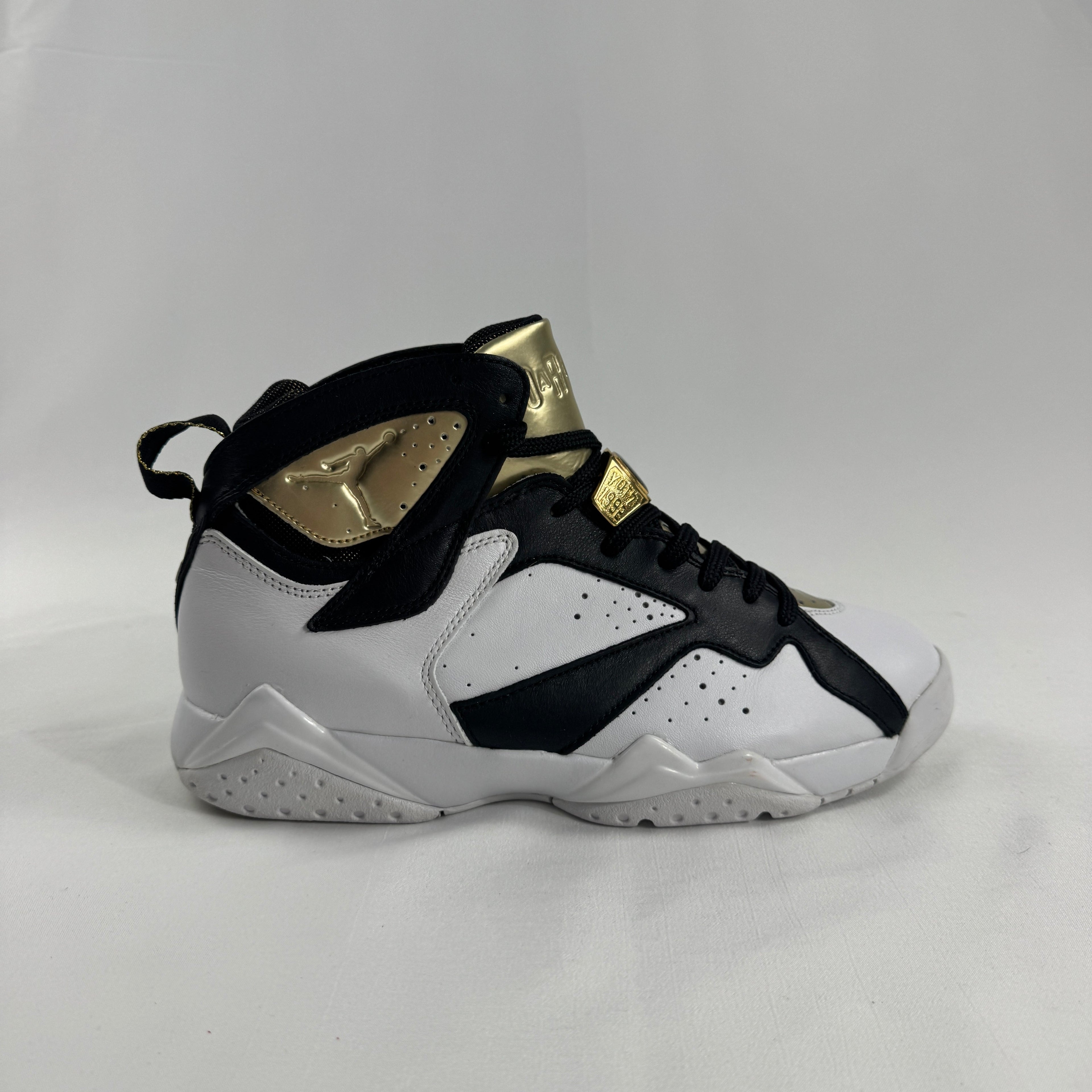 Air Jordan 7 Retro C&C is a vibrant special-edition release inspired by Michael Jordan’s legendary performances and