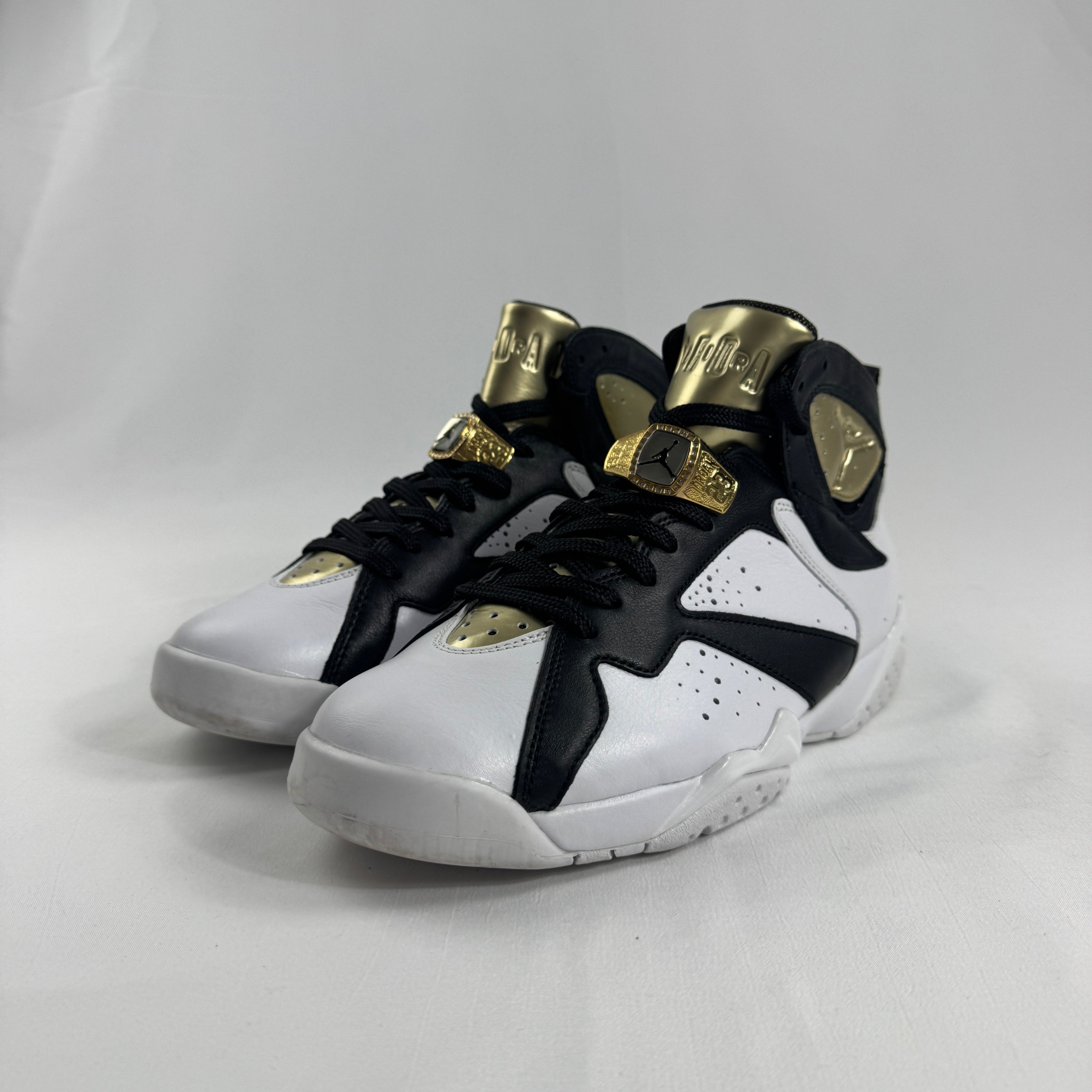 Air Jordan 7 Retro C&C is a vibrant special-edition release inspired by Michael Jordan’s legendary performances and