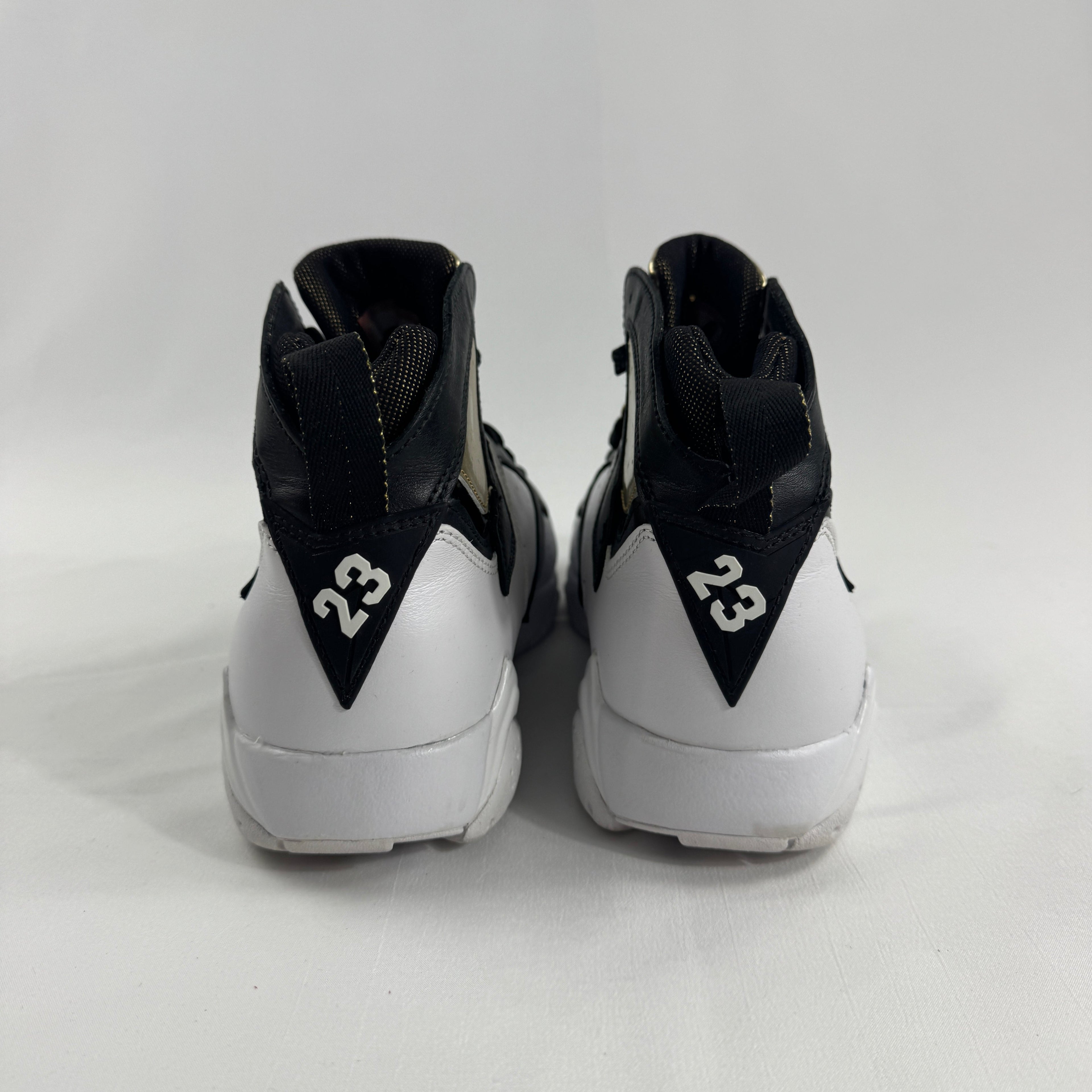 Air Jordan 7 Retro C&C is a vibrant special-edition release inspired by Michael Jordan’s legendary performances and