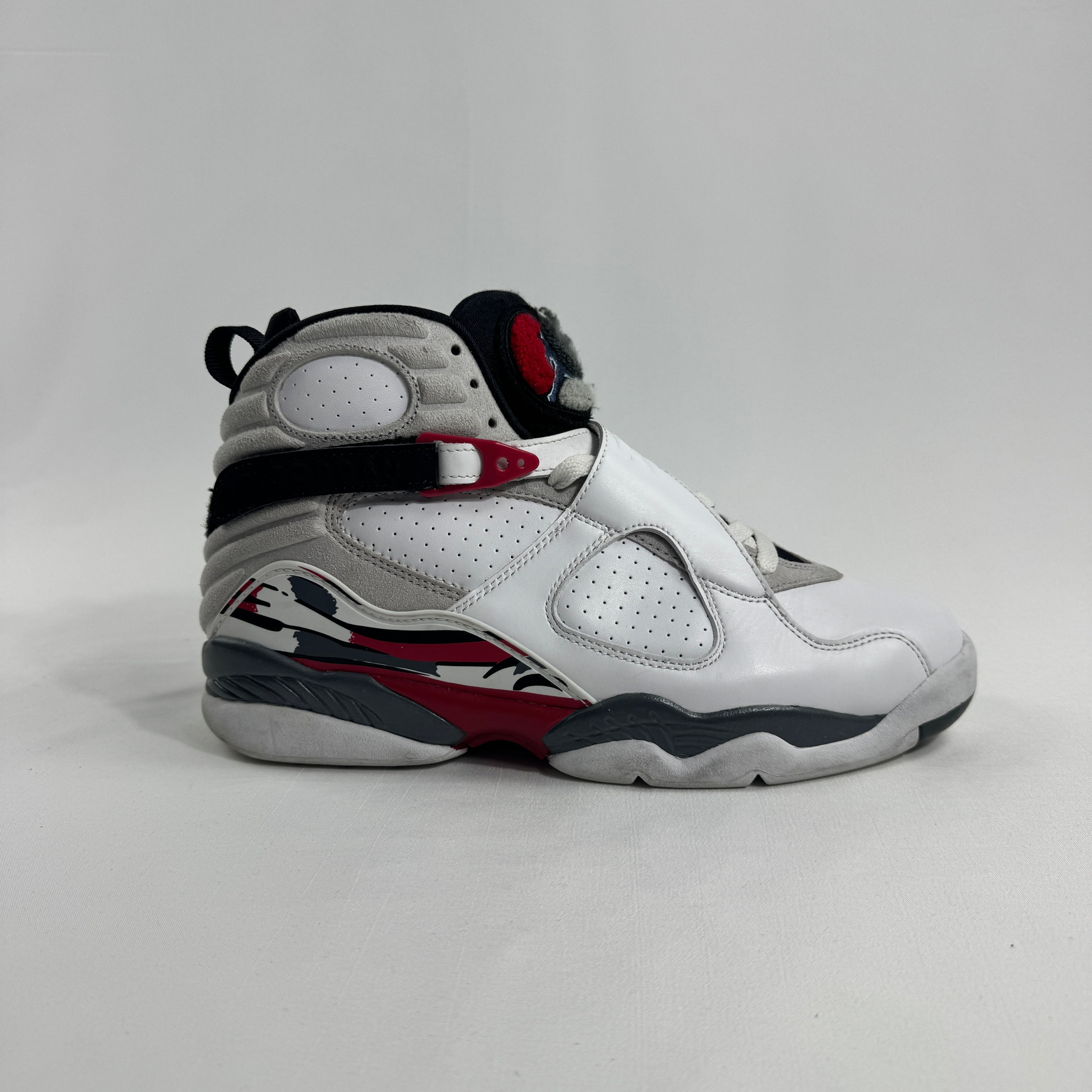 Air Jordan 8 Retro revives the iconic silhouette worn by Michael Jordan during his 1992–93 championship season. Known for