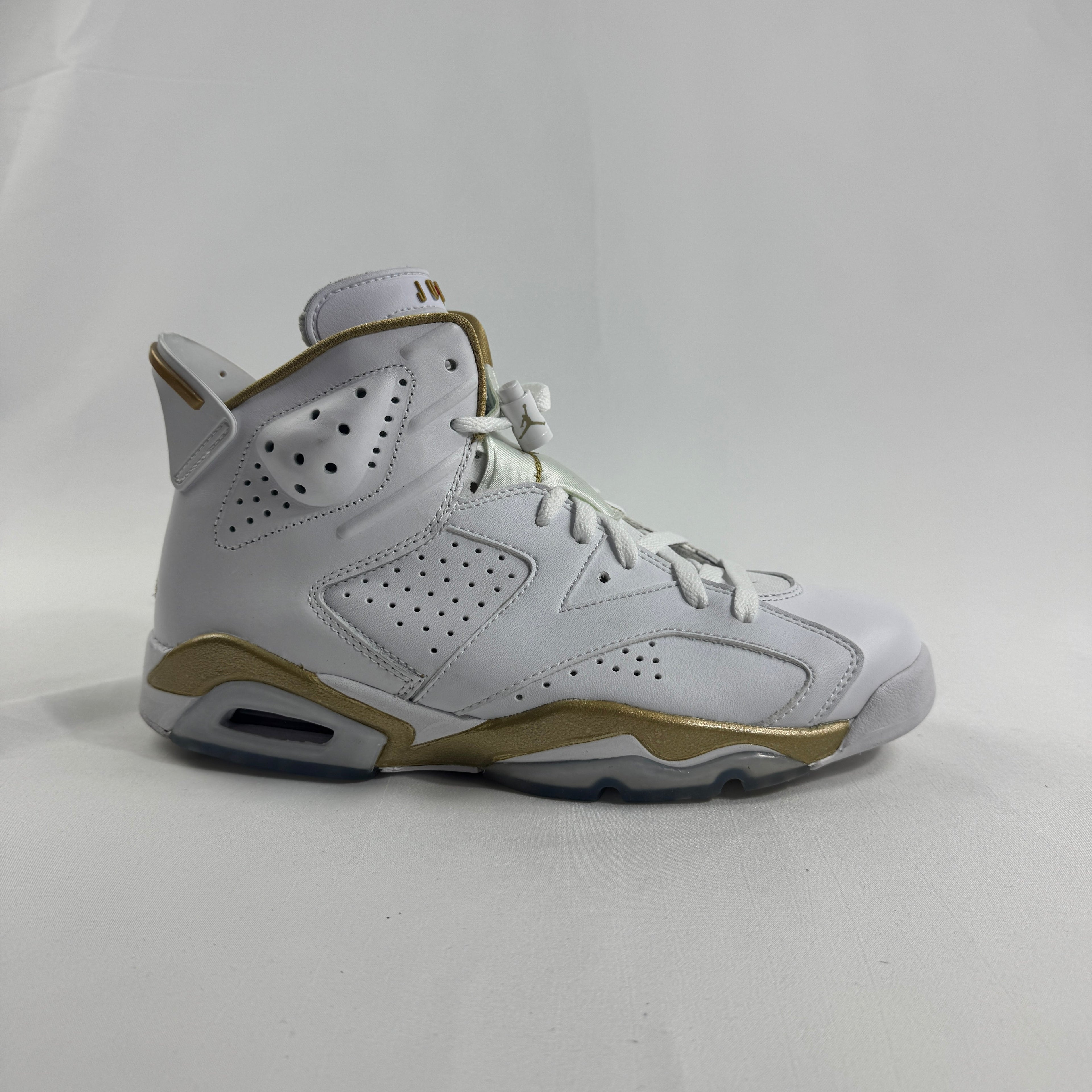Air Jordan Golden Moments Pack is a special-edition sneaker collection released to celebrate Michael Jordan’s championship