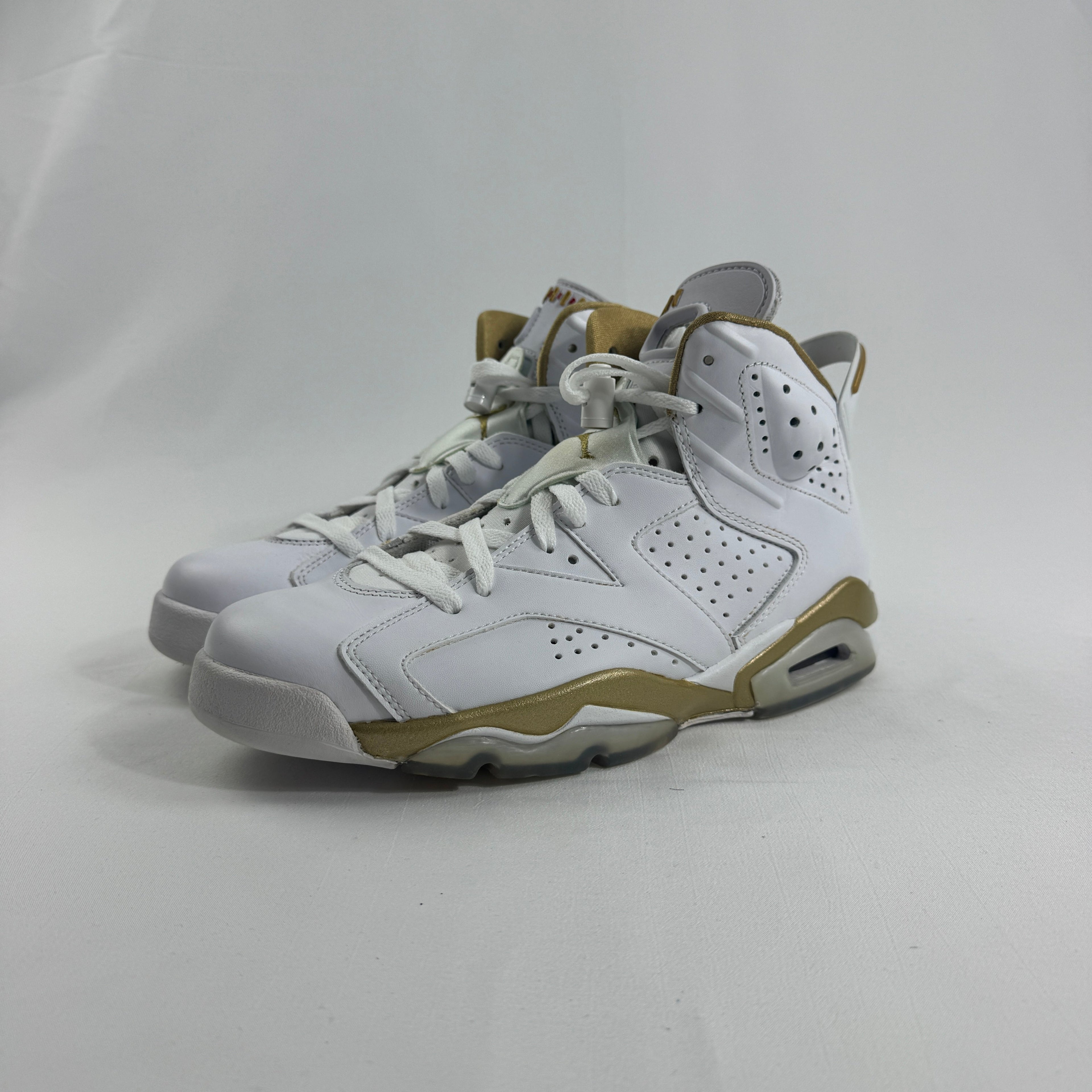 Air Jordan Golden Moments Pack is a special-edition sneaker collection released to celebrate Michael Jordan’s championship