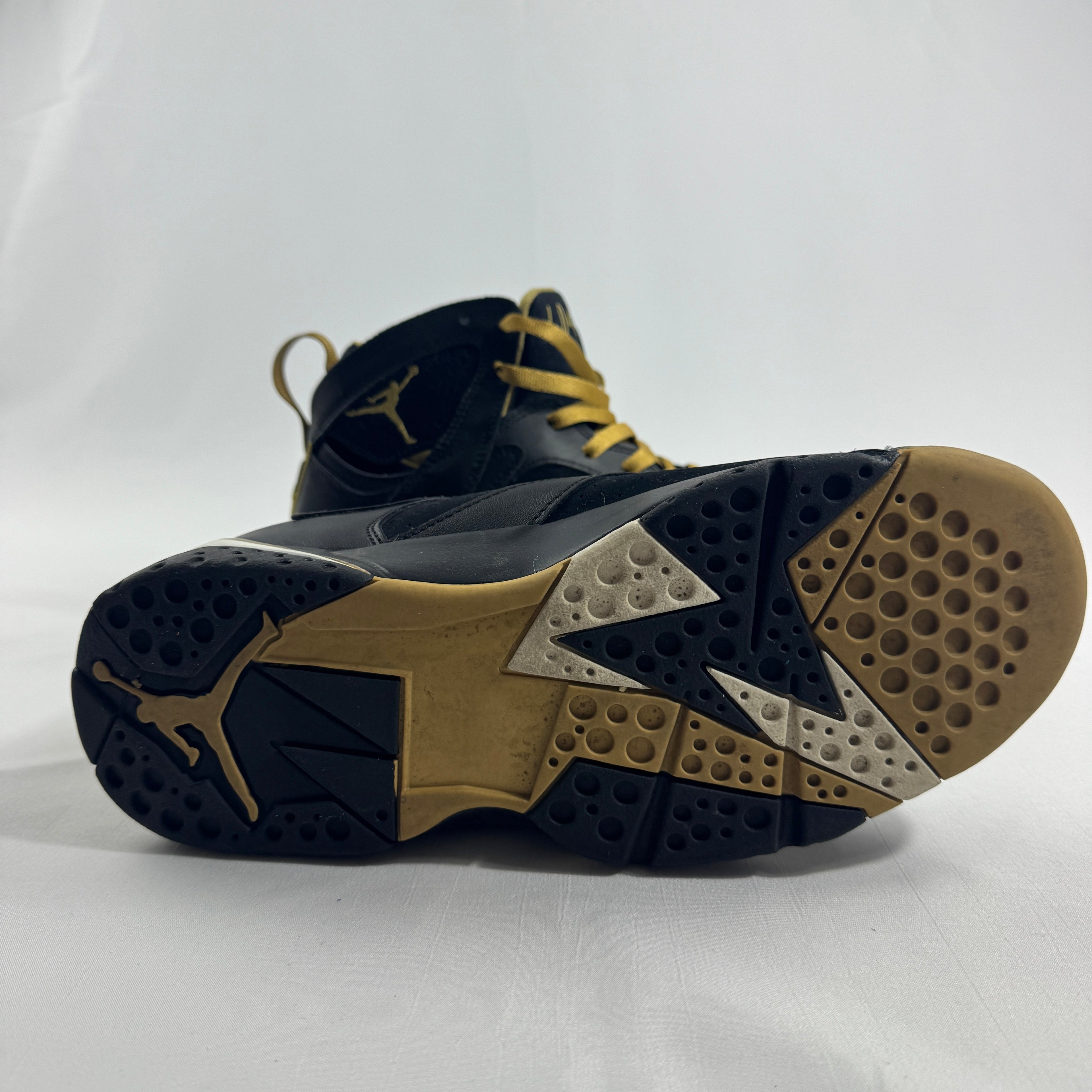 Air Jordan Golden Moments Pack is a special-edition sneaker collection released to celebrate Michael Jordan’s championship