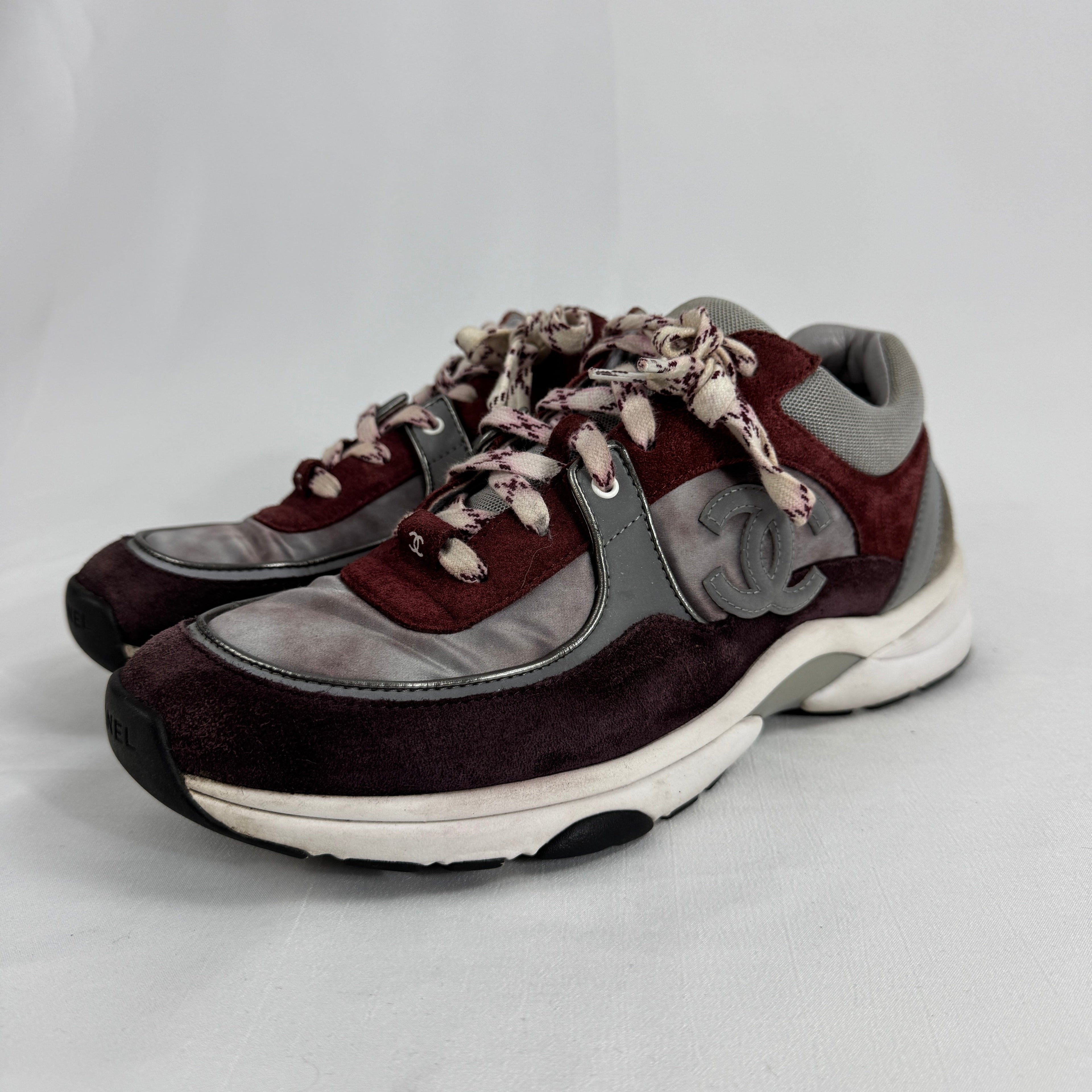 The Chanel CC Low Top is a luxury sneaker that combines sporty influences with the brand’s signature elegance. Crafted from
