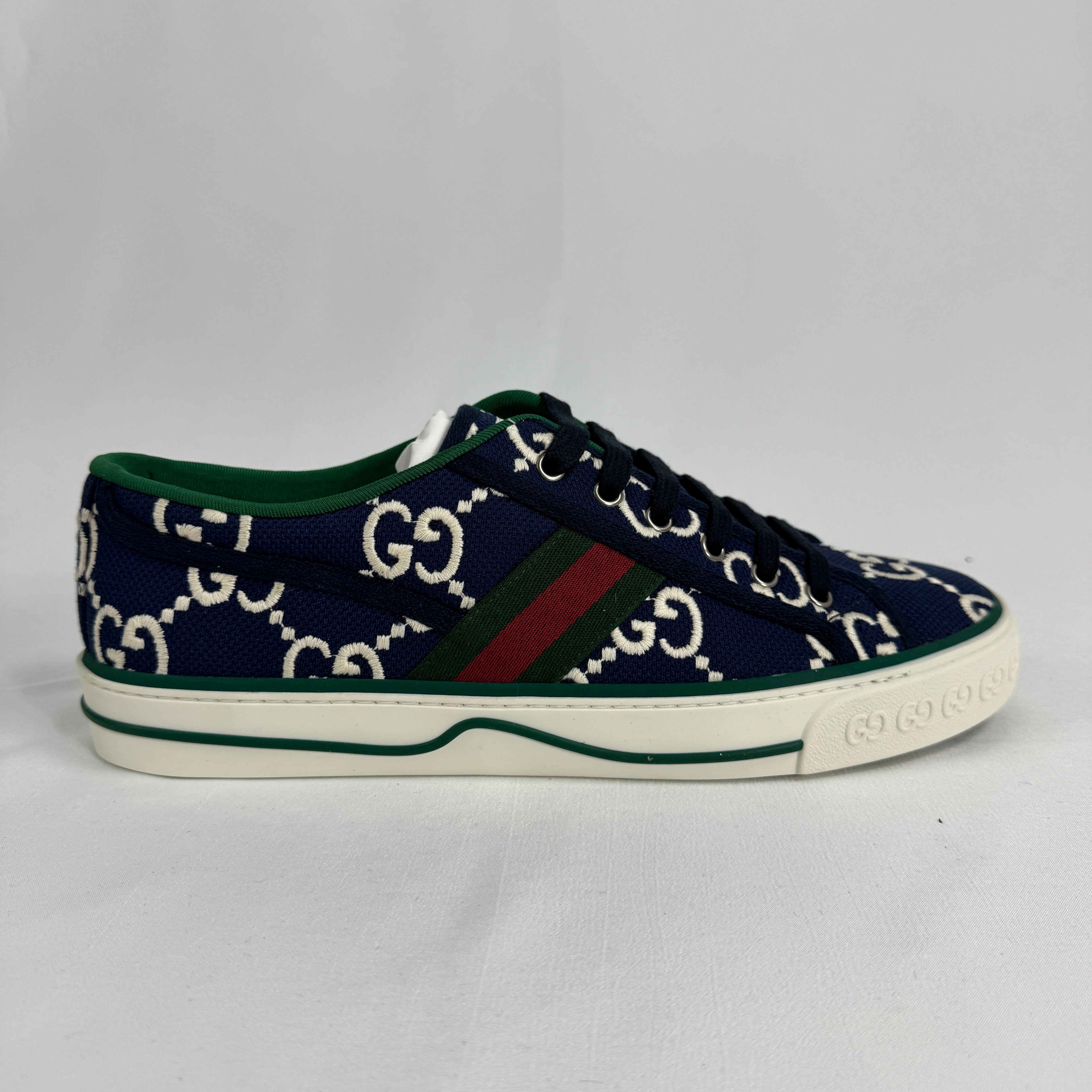 The Gucci Tennis 1977 is a classic low-top sneaker inspired by vintage tennis footwear, blending timeless style with modern