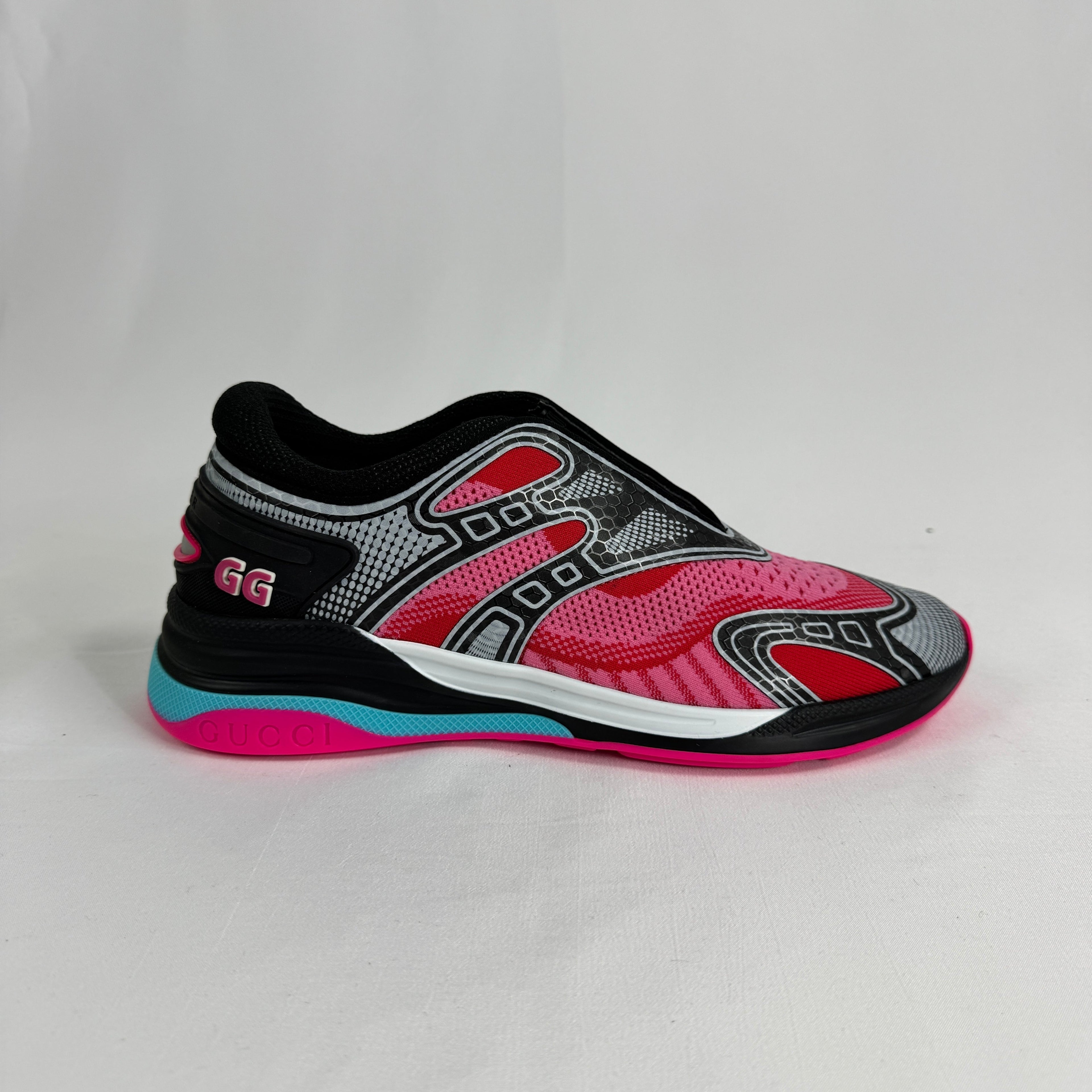 The Gucci Ultrapace R is a contemporary sneaker that combines retro running-inspired design with premium craftsmanship.