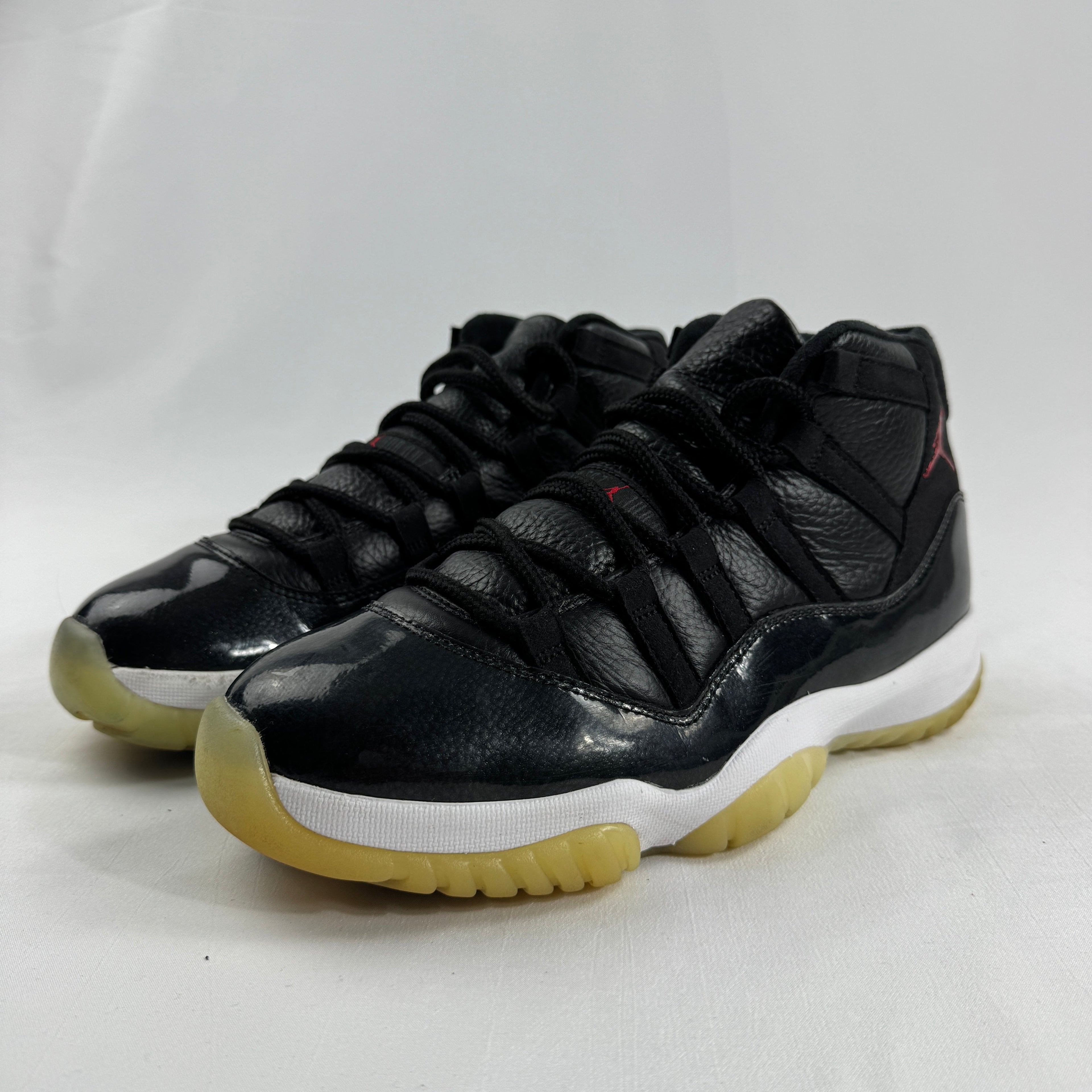 The Jordan 11 Retro "72-10" pays tribute to the historic 1995–96 Chicago Bulls season, during which Michael Jordan led the