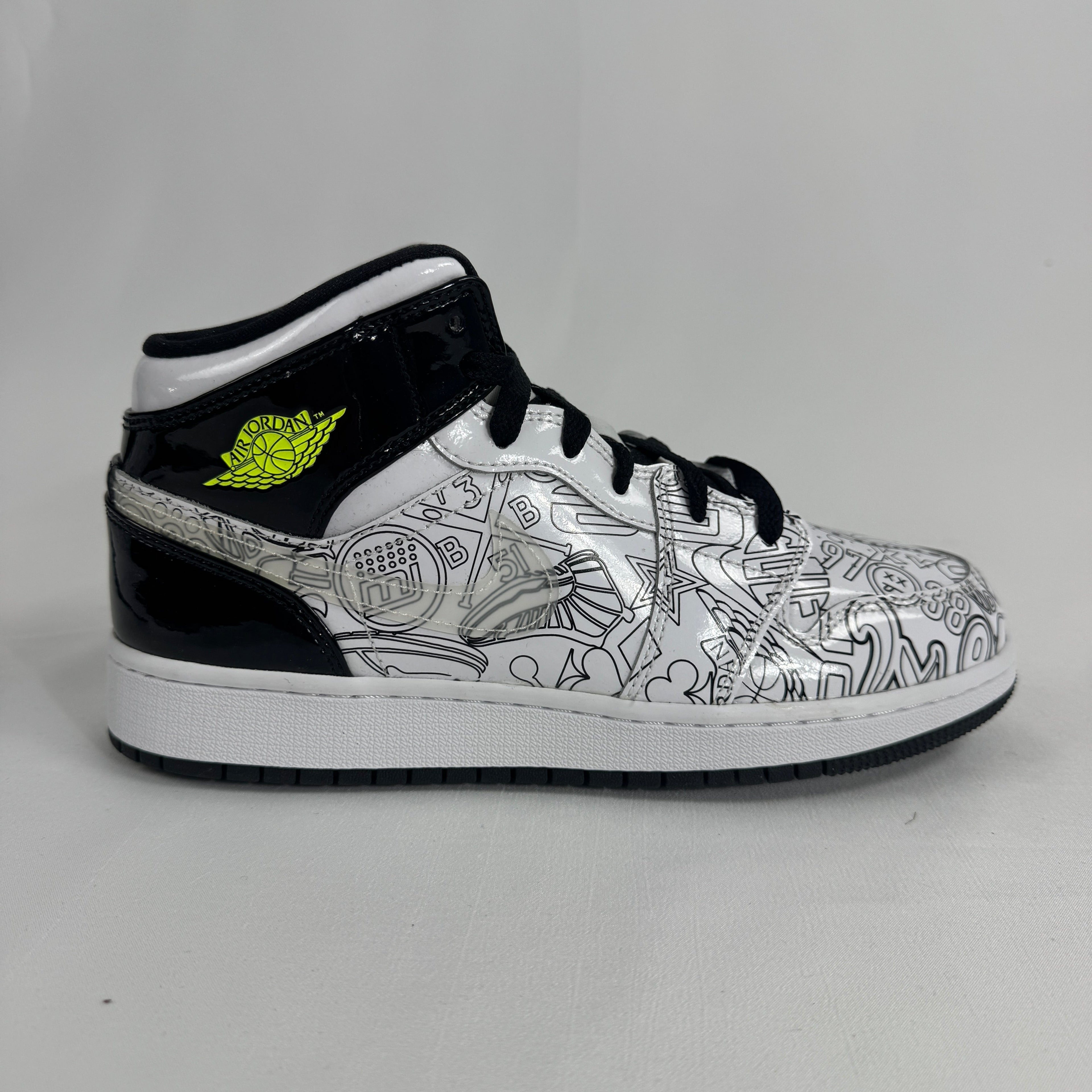 The Jordan 1 Mid SE DIY is a special edition take on the classic Air Jordan 1 Mid, designed with a customizable,