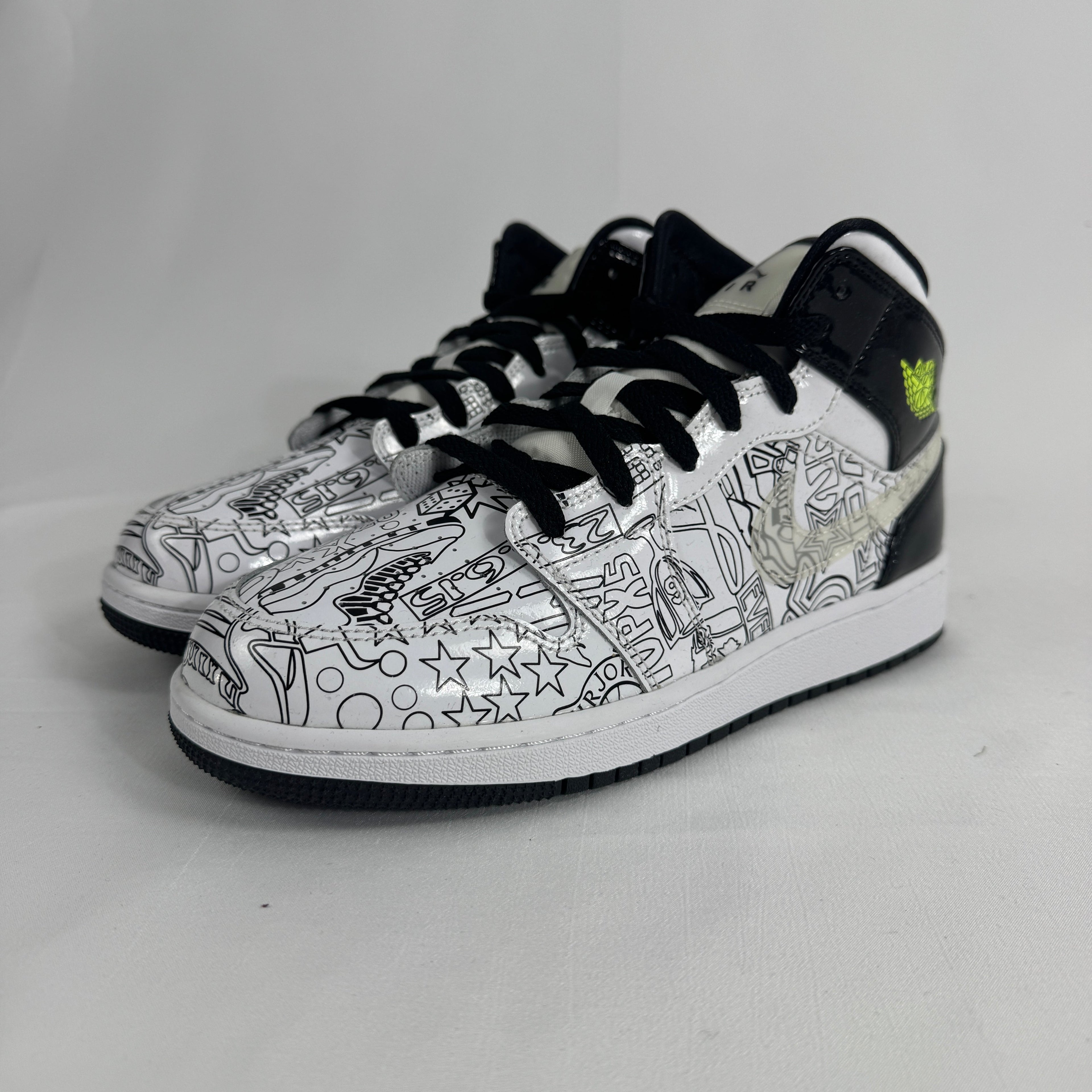 The Jordan 1 Mid SE DIY is a special edition take on the classic Air Jordan 1 Mid, designed with a customizable,