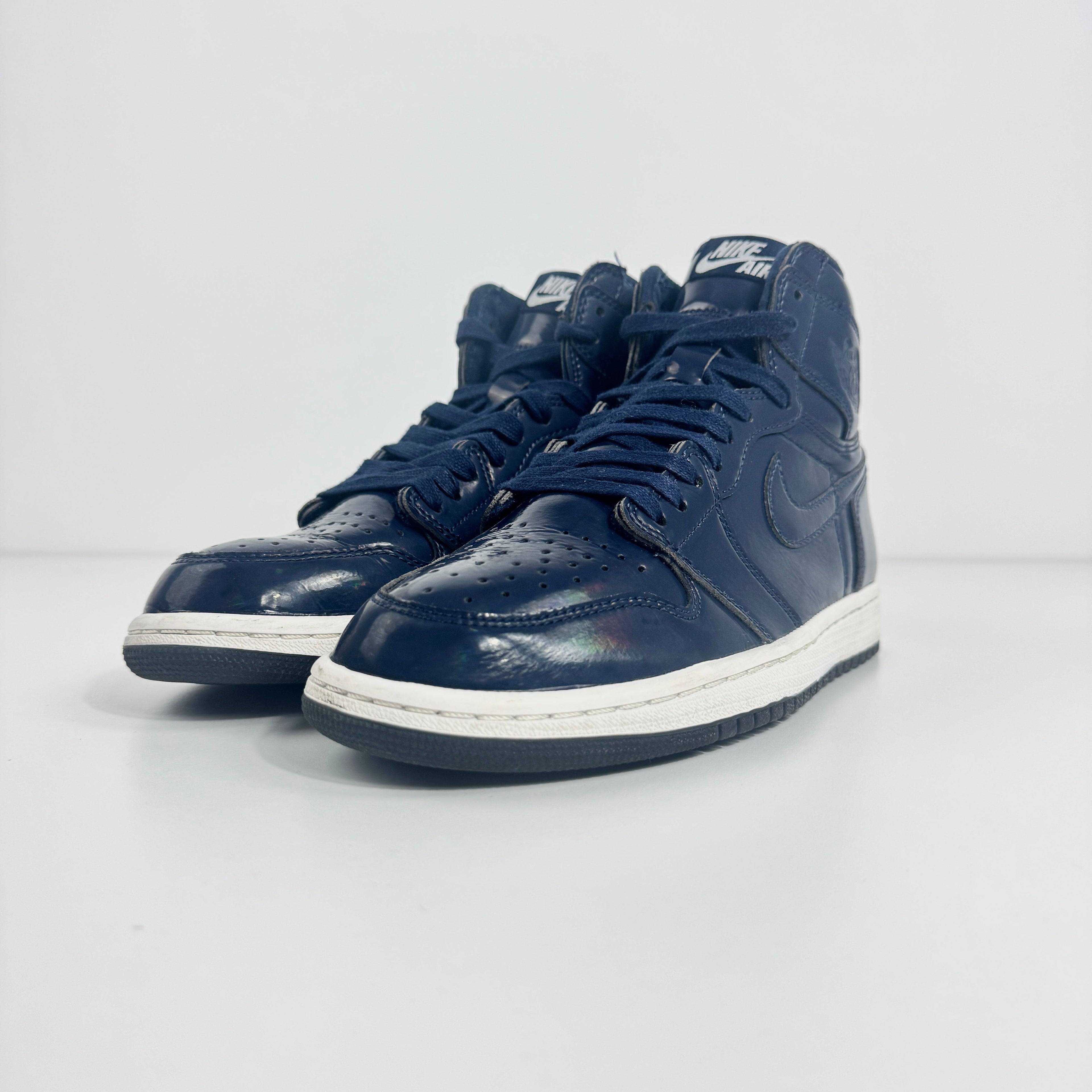 The Jordan 1 Retro Dover Street Market combines the timeless Air Jordan 1 silhouette with premium craftsmanship and