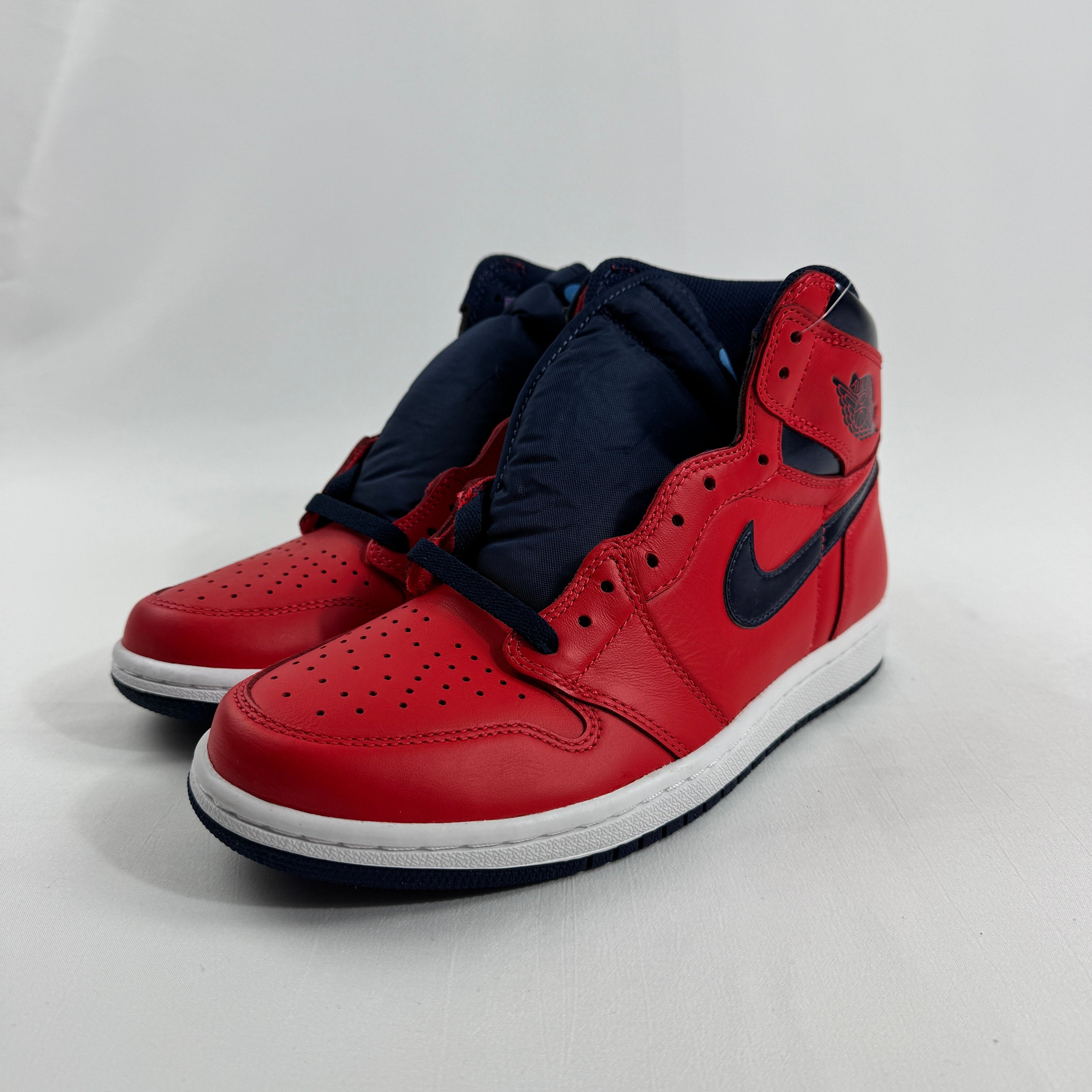 Jordan 1 Retro High David Letterman is a vibrant tribute to Michael Jordan’s famous 1986 David Letterman Show appearance