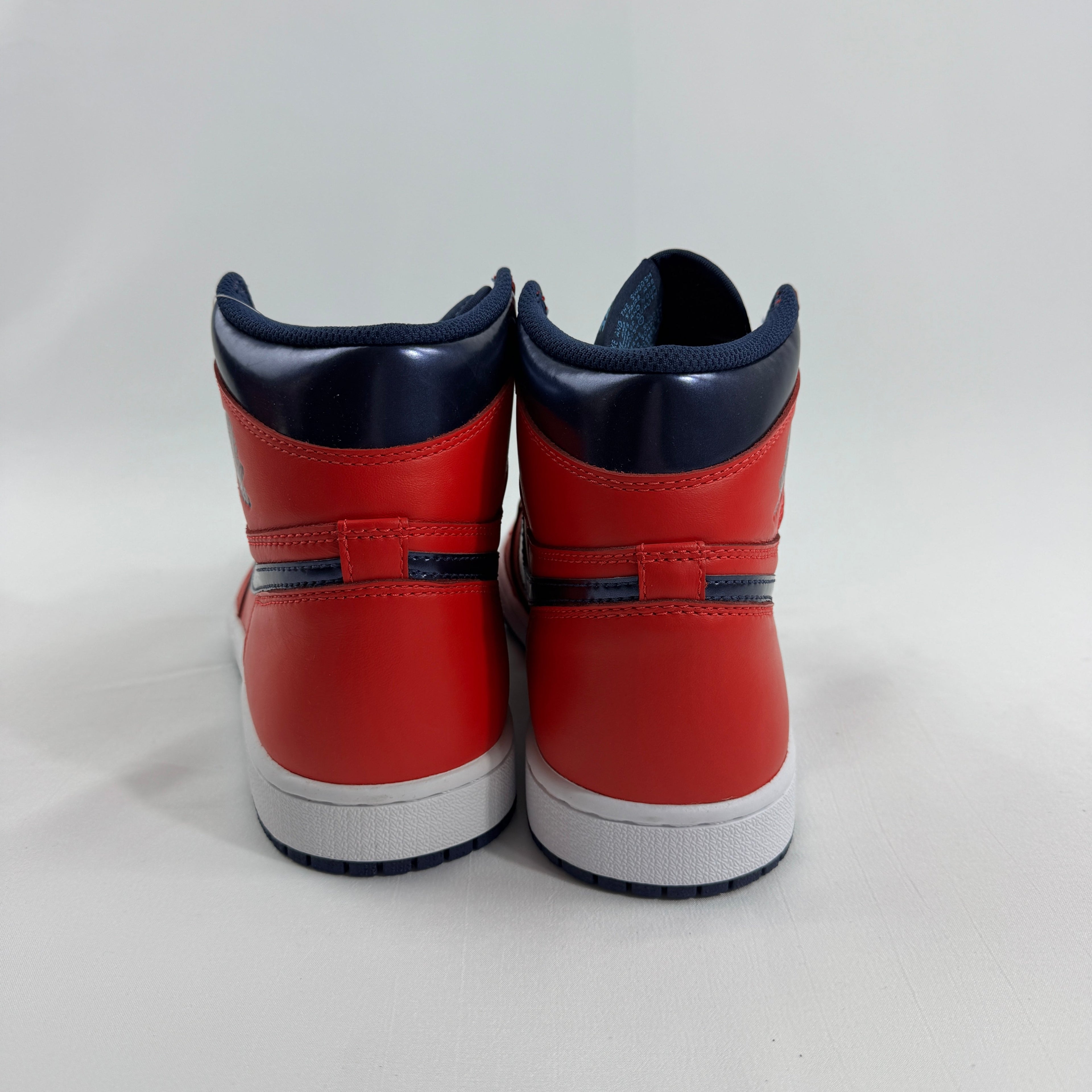 Jordan 1 Retro High David Letterman is a vibrant tribute to Michael Jordan’s famous 1986 David Letterman Show appearance