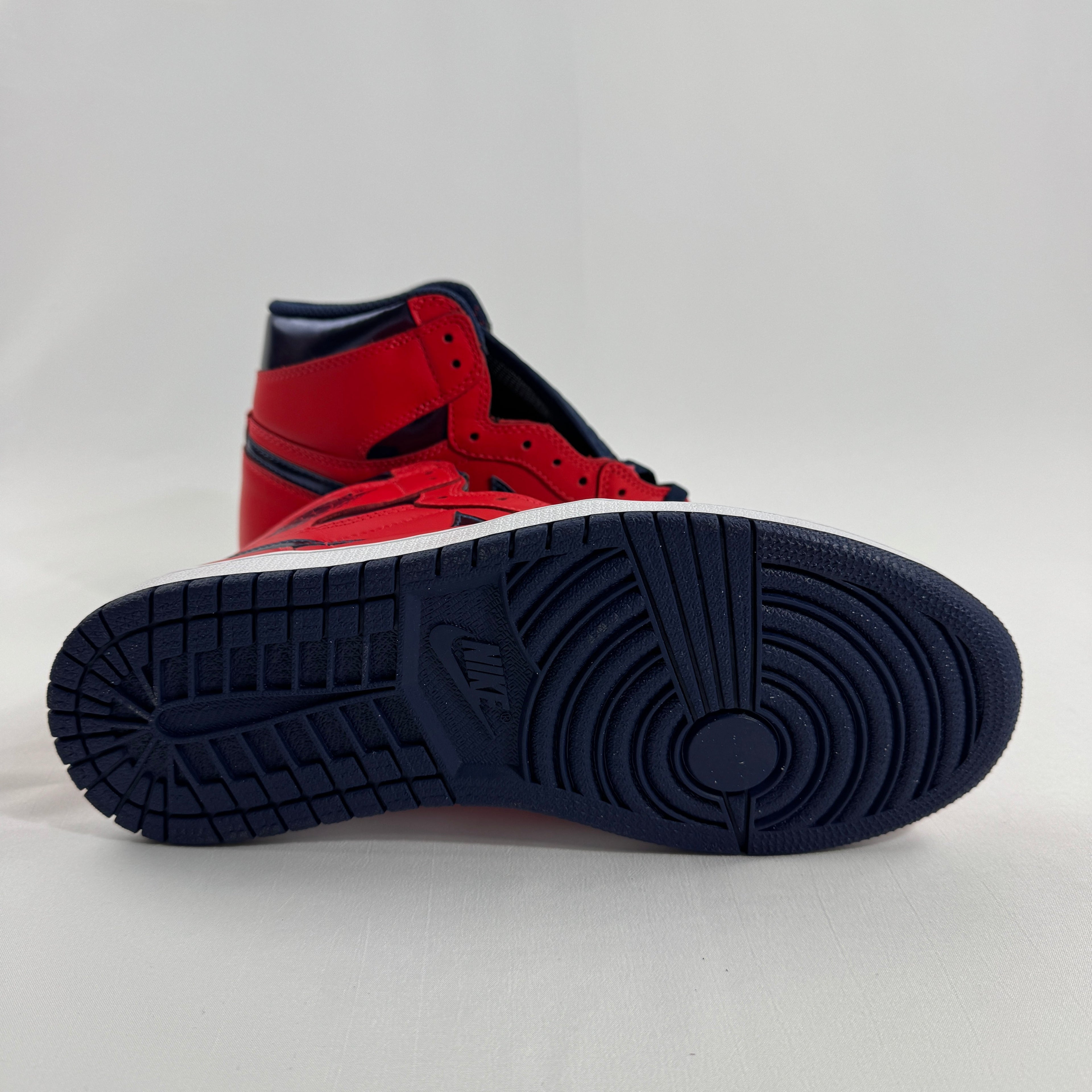 Jordan 1 Retro High David Letterman is a vibrant tribute to Michael Jordan’s famous 1986 David Letterman Show appearance