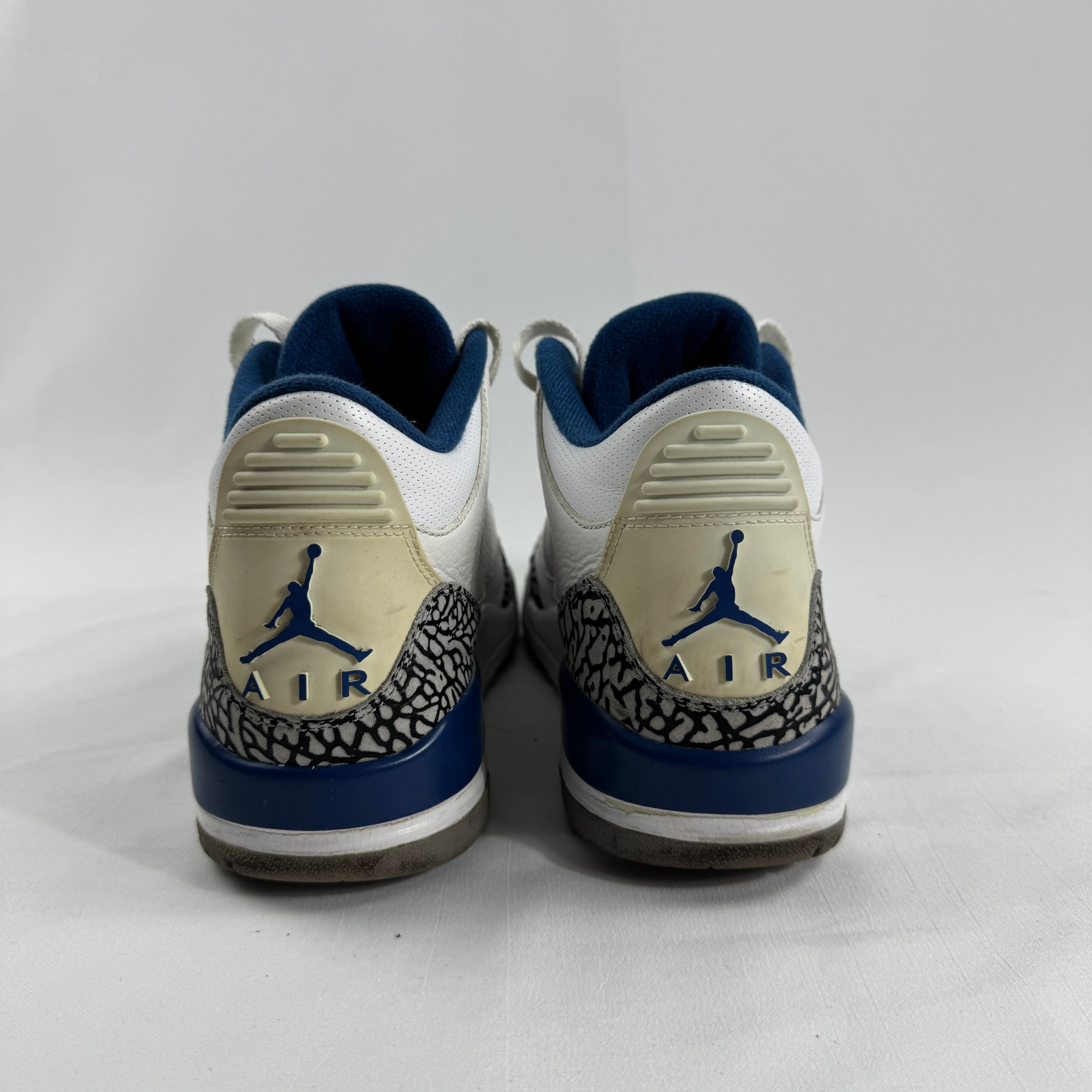 The Jordan 3 Retro "True Blue" (2009) brings back one of the most beloved original Air Jordan 3 colorways. Featuring a