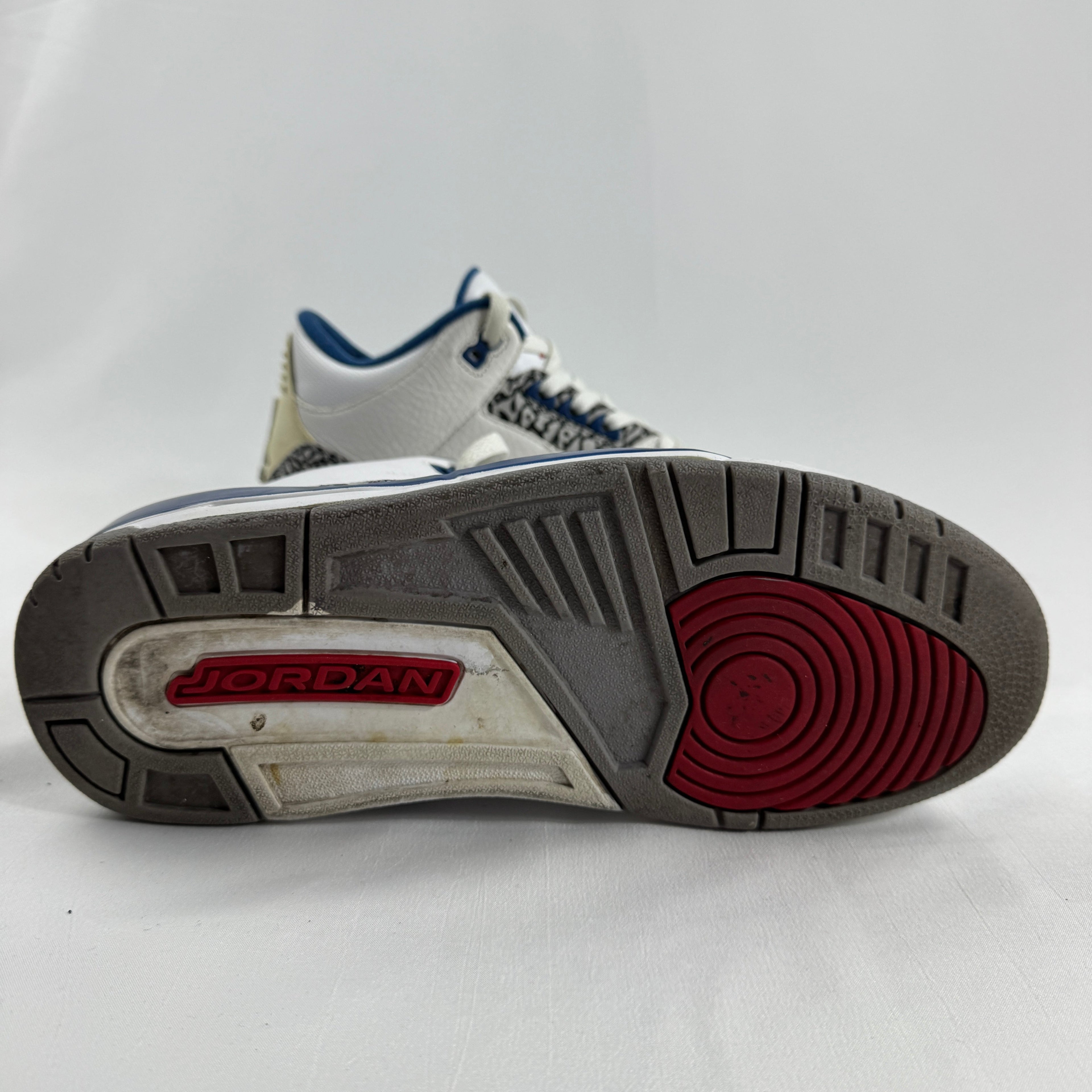 The Jordan 3 Retro "True Blue" (2009) brings back one of the most beloved original Air Jordan 3 colorways. Featuring a
