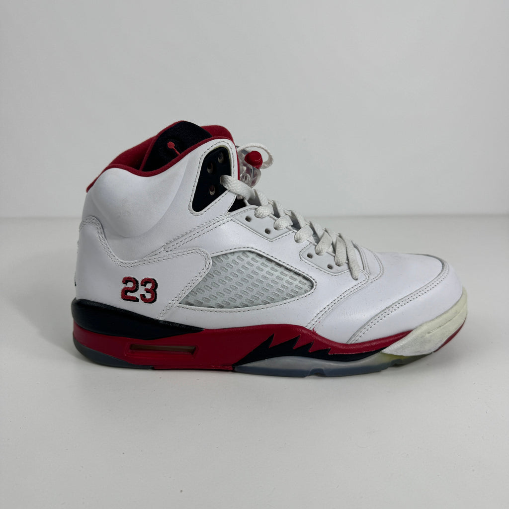 Air Jordan 5 Retro Fire Red is a classic basketball sneaker that brings back one of the most iconic colorways in the Jordan