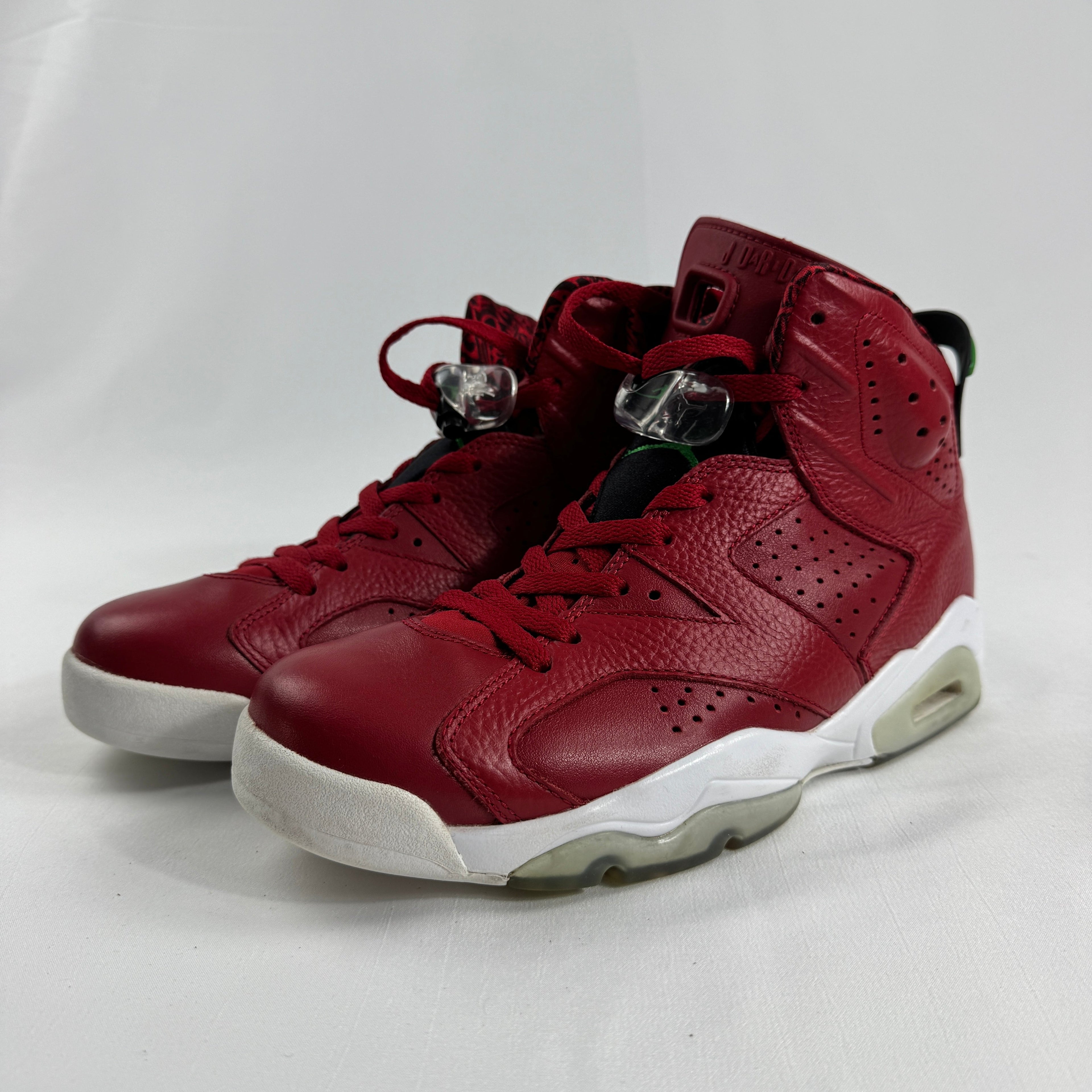 Jordan 6 RetroAir Jordan 6 Retro is a classic basketball sneaker originally worn by Michael Jordan during his first NBA