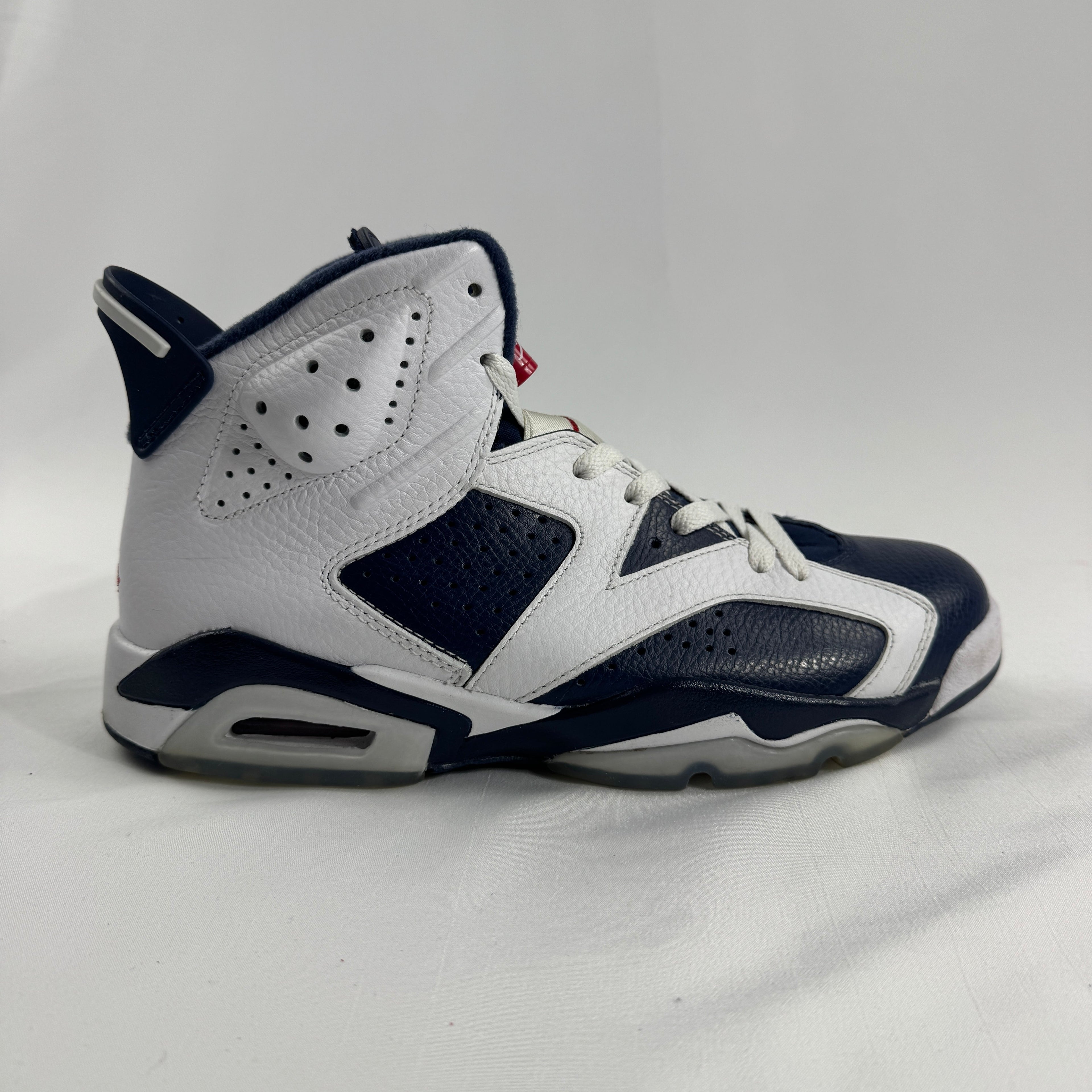 The J ordan 6 Retro Olympic London (2012) was released to celebrate the 2012 London Olympic Games, reviving the iconic