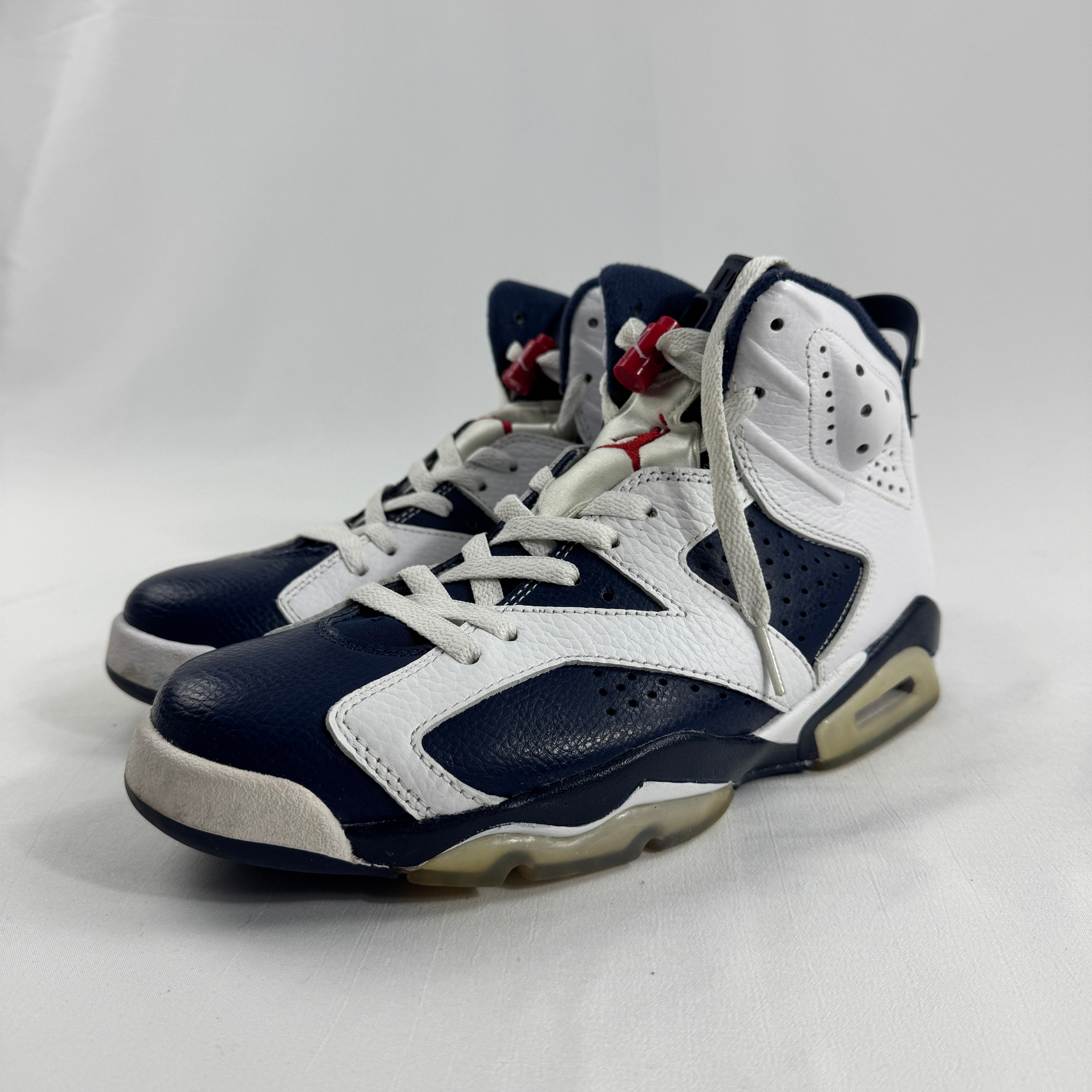 The J ordan 6 Retro Olympic London (2012) was released to celebrate the 2012 London Olympic Games, reviving the iconic