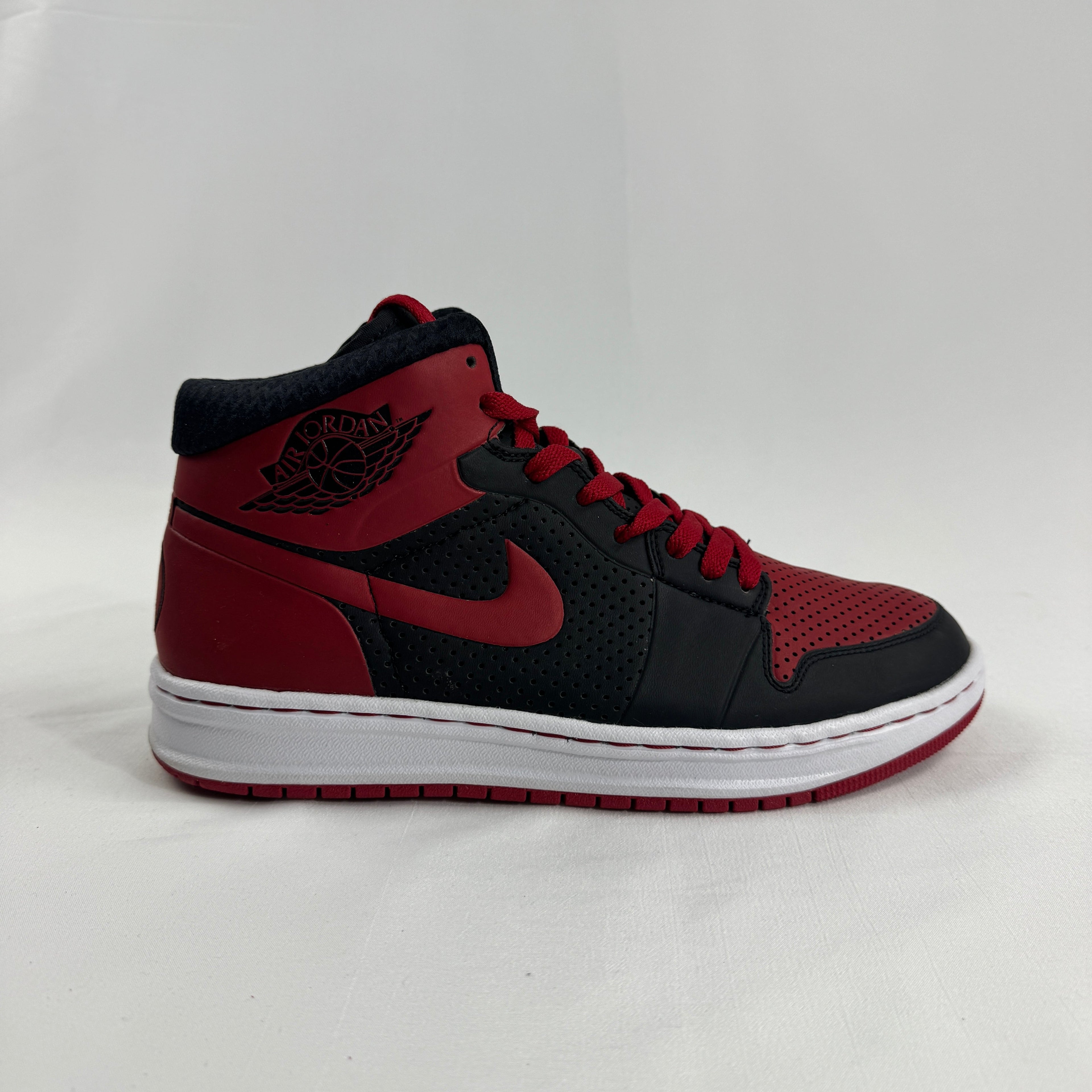 The Jordan Alpha 1 “Bred” is a modern performance-inspired take on the classic Air Jordan 1 silhouette. Featuring the iconic