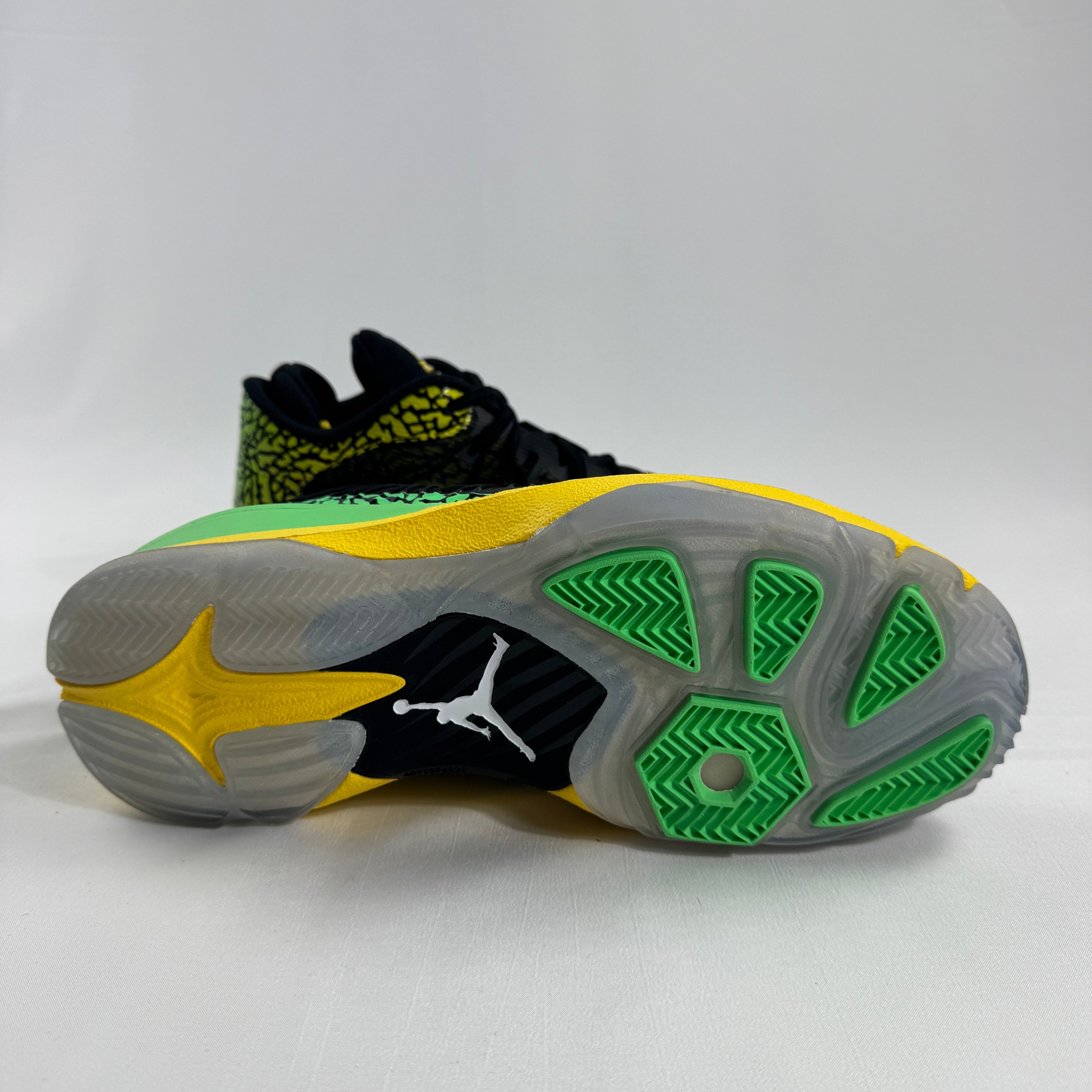 Air Jordan Brazil Twin Pack is a special-edition release inspired by Brazil’s national colors and vibrant sporting culture.