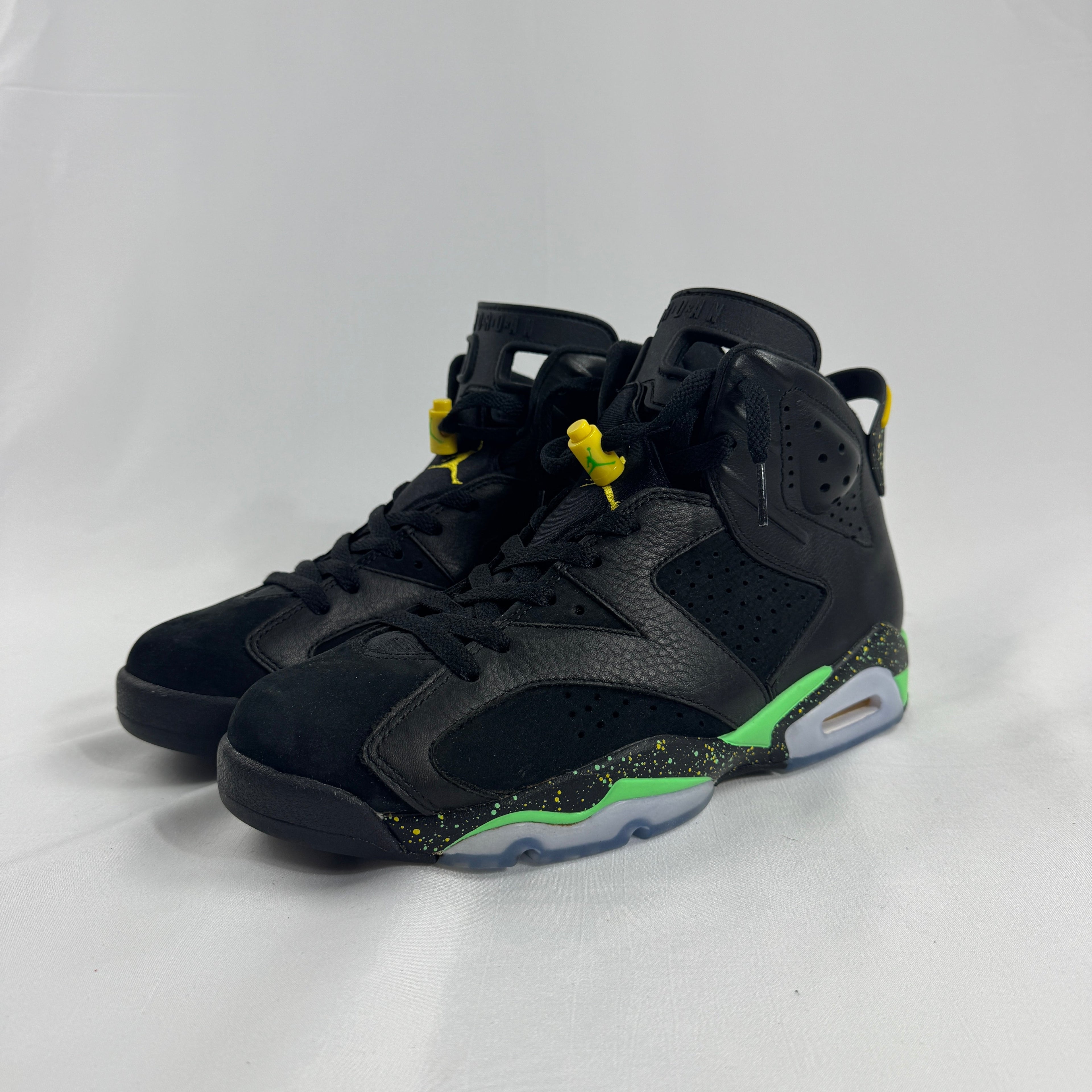 Air Jordan Brazil Twin Pack is a special-edition release inspired by Brazil’s national colors and vibrant sporting culture.