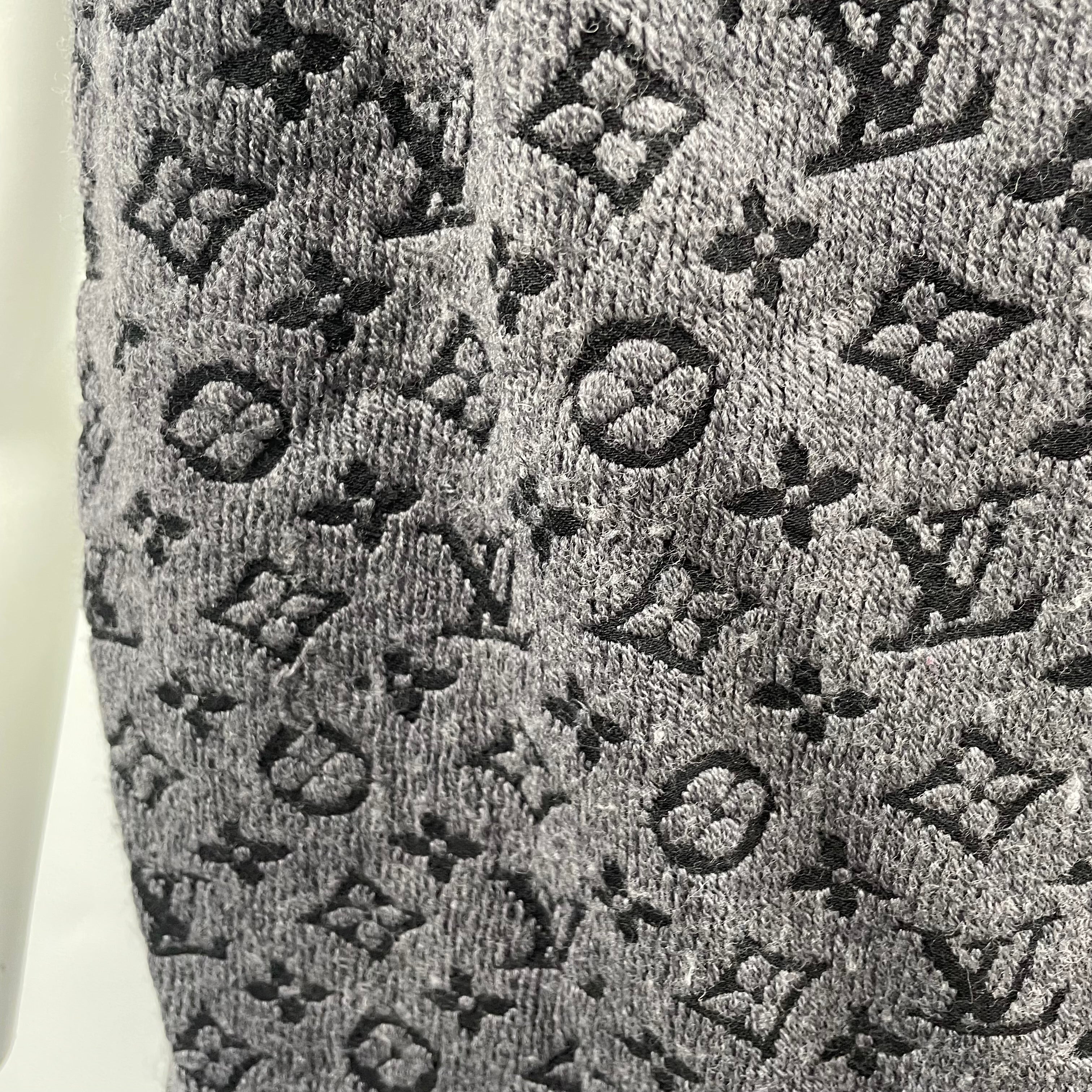 LOUIS VUITTON MONOGRAM SCARF REVERSIBLE
