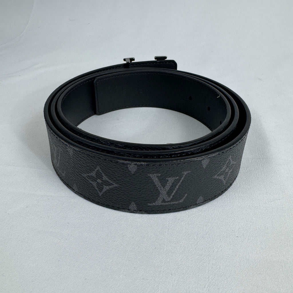 The Louis Vuitton Reversible Belt Eclipse is a luxury accessory crafted from premium leather, featuring a reversible design