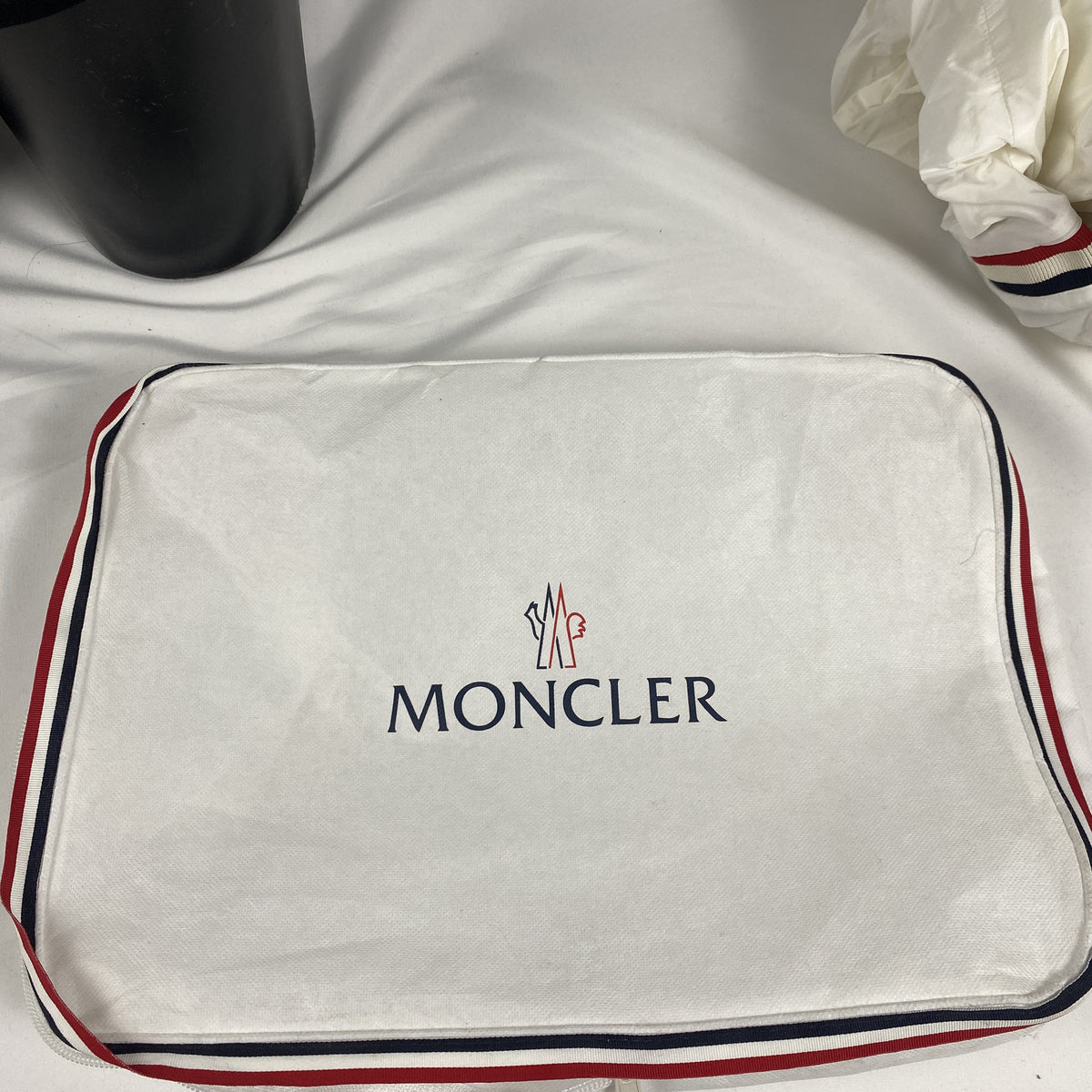 Moncler Grimpeurs Hooded Jacket White
