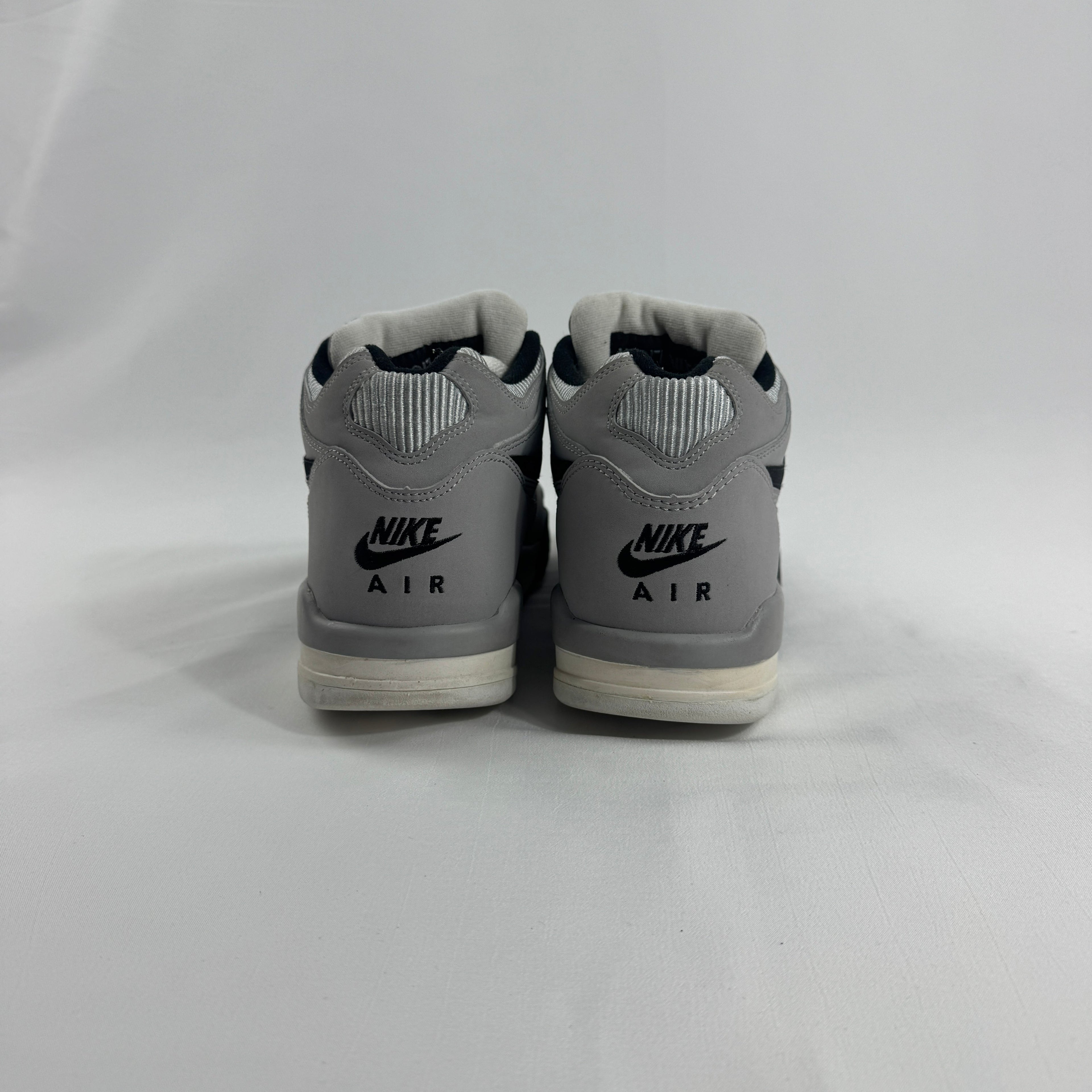Nike Air Flight 89 is a retro basketball sneaker inspired by late-80s court style. Featuring a durable leather upper,