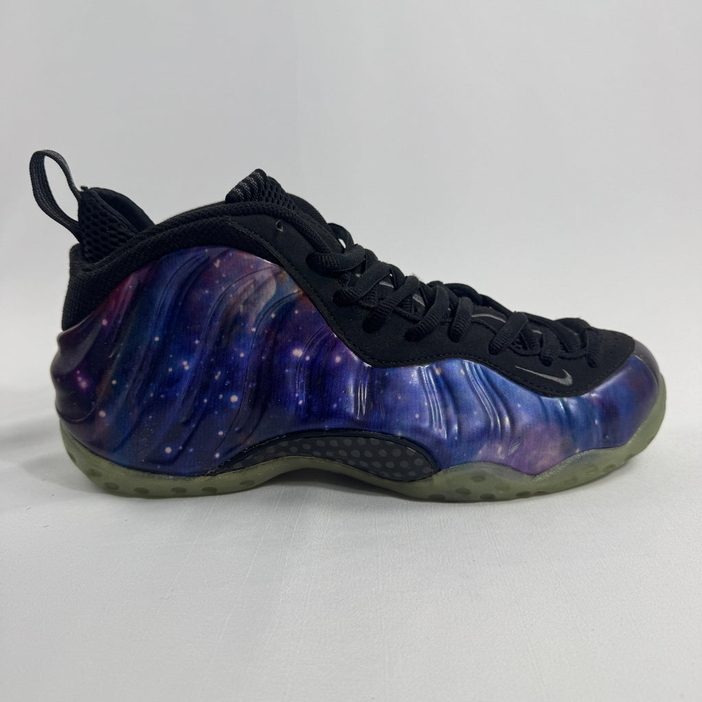Nike Air Foamposite One NRG “Galaxy” is one of the most iconic and sought-after releases of the Foamposite line, known for