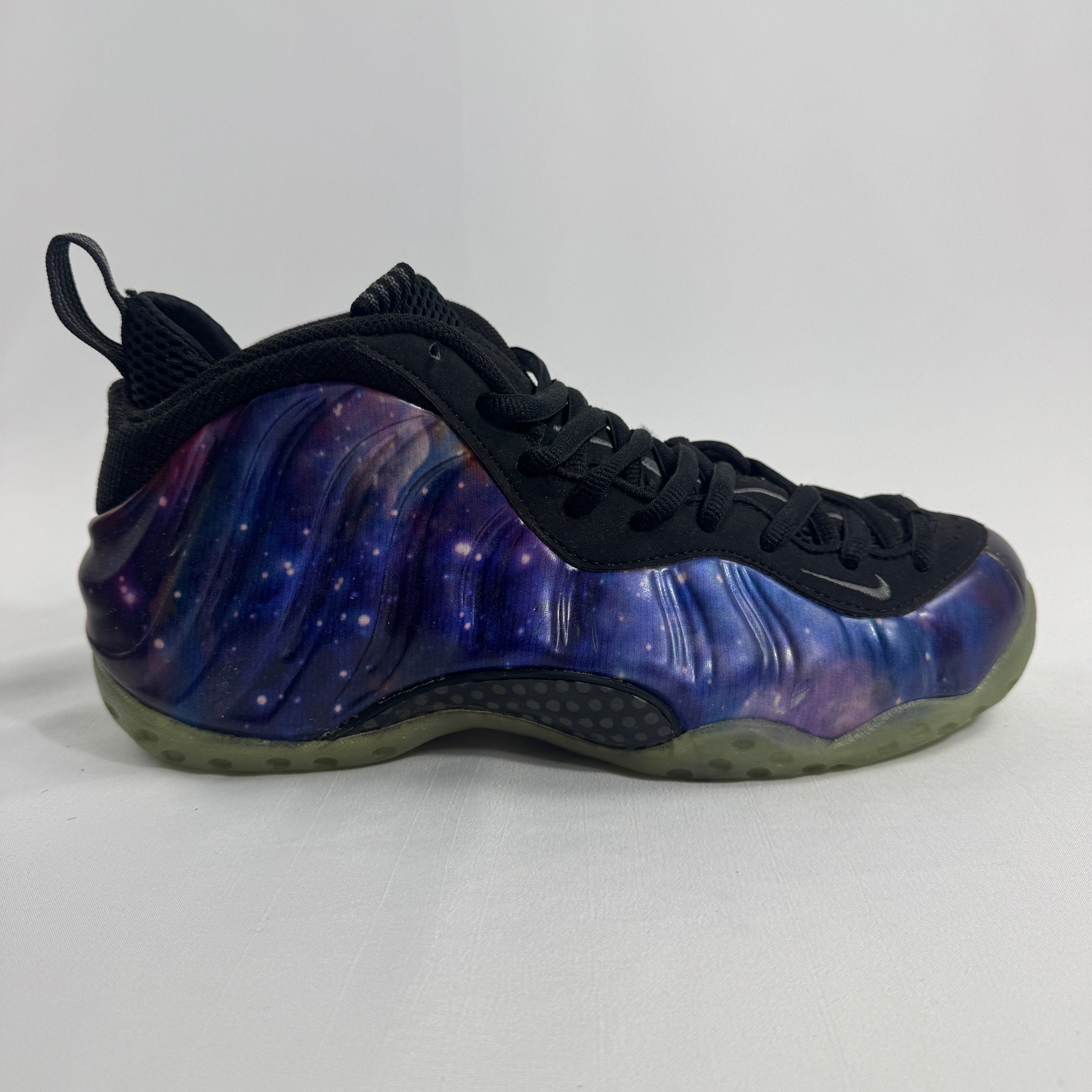 Nike Air Foamposite One NRG “Galaxy” is one of the most iconic and sought-after releases of the Foamposite line, known for