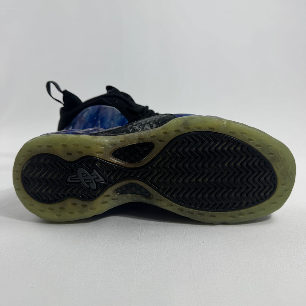 Nike Air Foamposite One NRG “Galaxy” is one of the most iconic and sought-after releases of the Foamposite line, known for