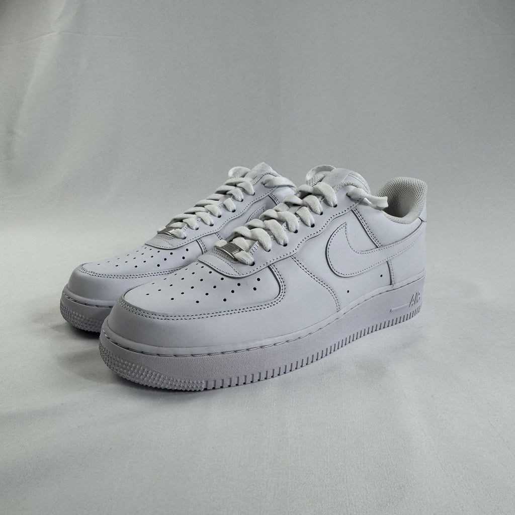 Nike Air Force 1 ’07 is a modern update of the legendary Air Force 1, maintaining the iconic design that has defined sneaker