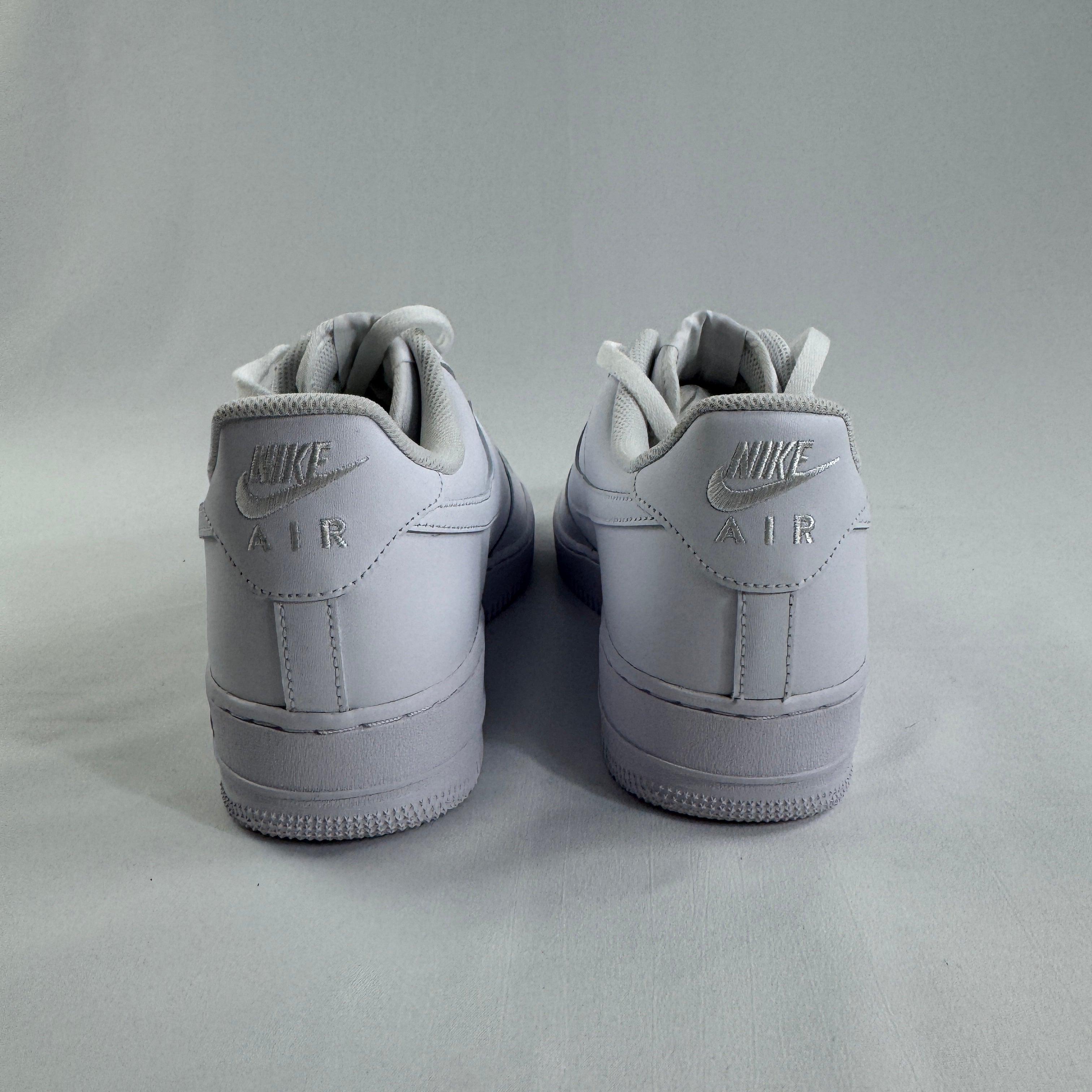 Nike Air Force 1 ’07 is a modern update of the legendary Air Force 1, maintaining the iconic design that has defined sneaker