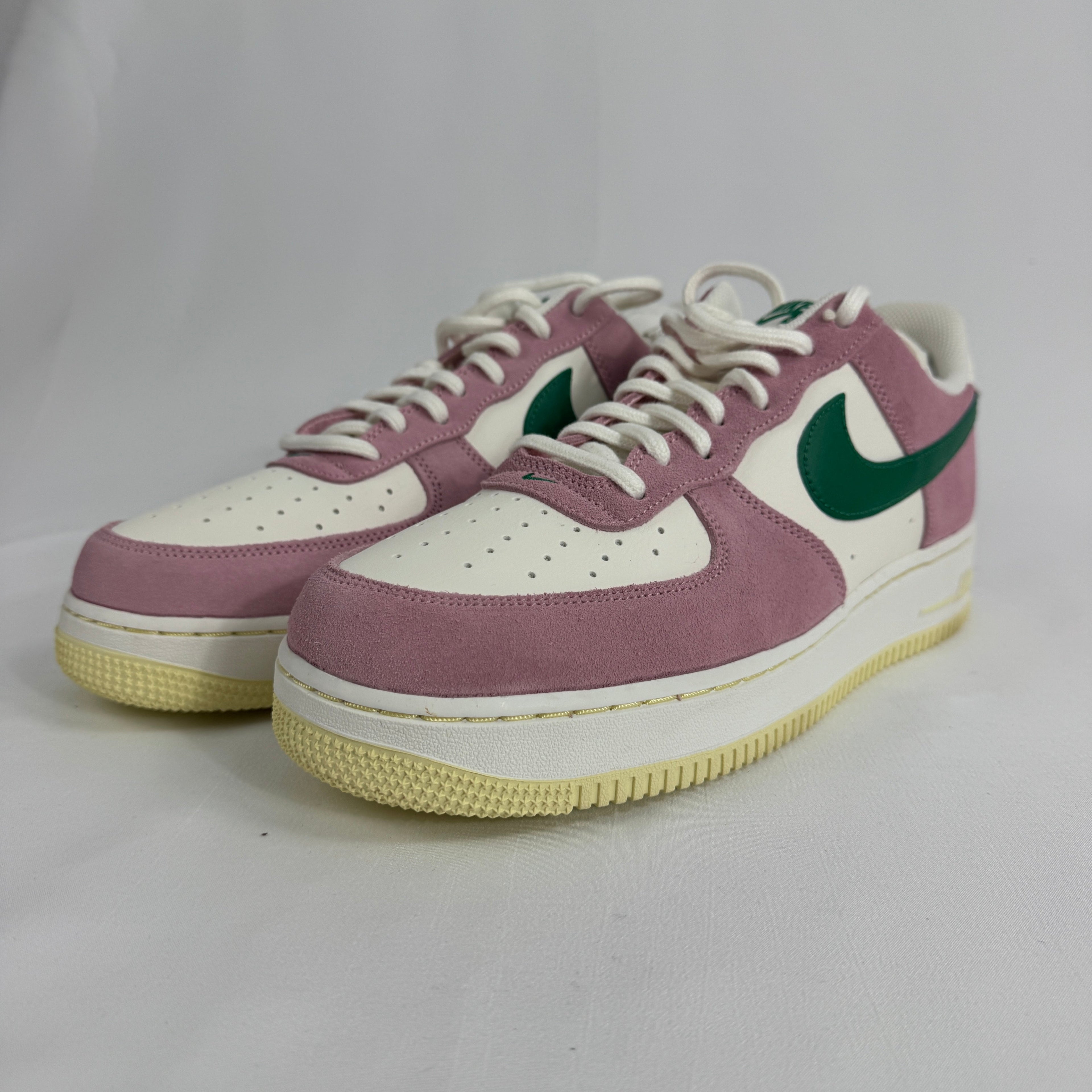 The Nike Air Force 1 ’07 LV8 ND is a special-edition version of the classic Air Force 1 featuring premium materials and