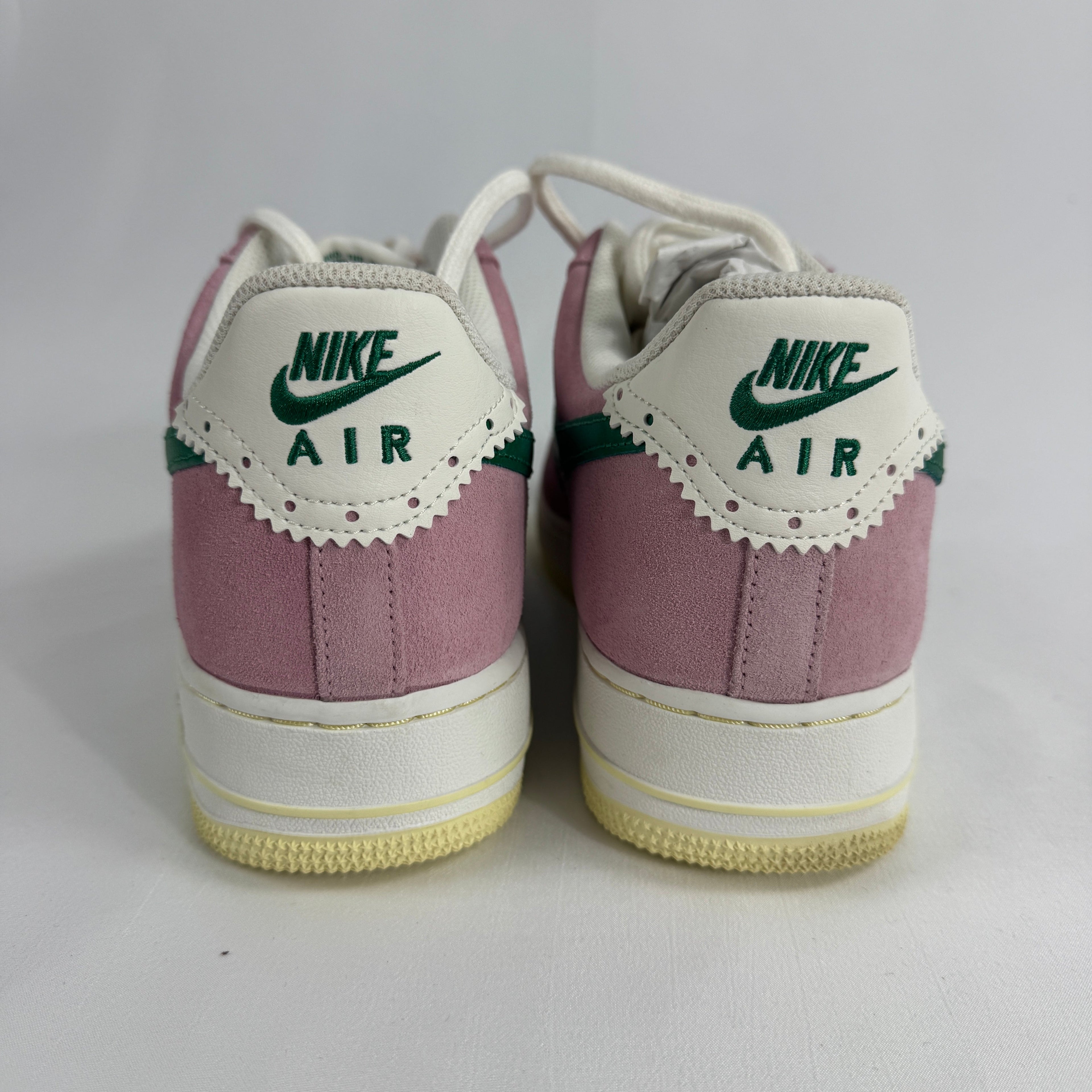 The Nike Air Force 1 ’07 LV8 ND is a special-edition version of the classic Air Force 1 featuring premium materials and