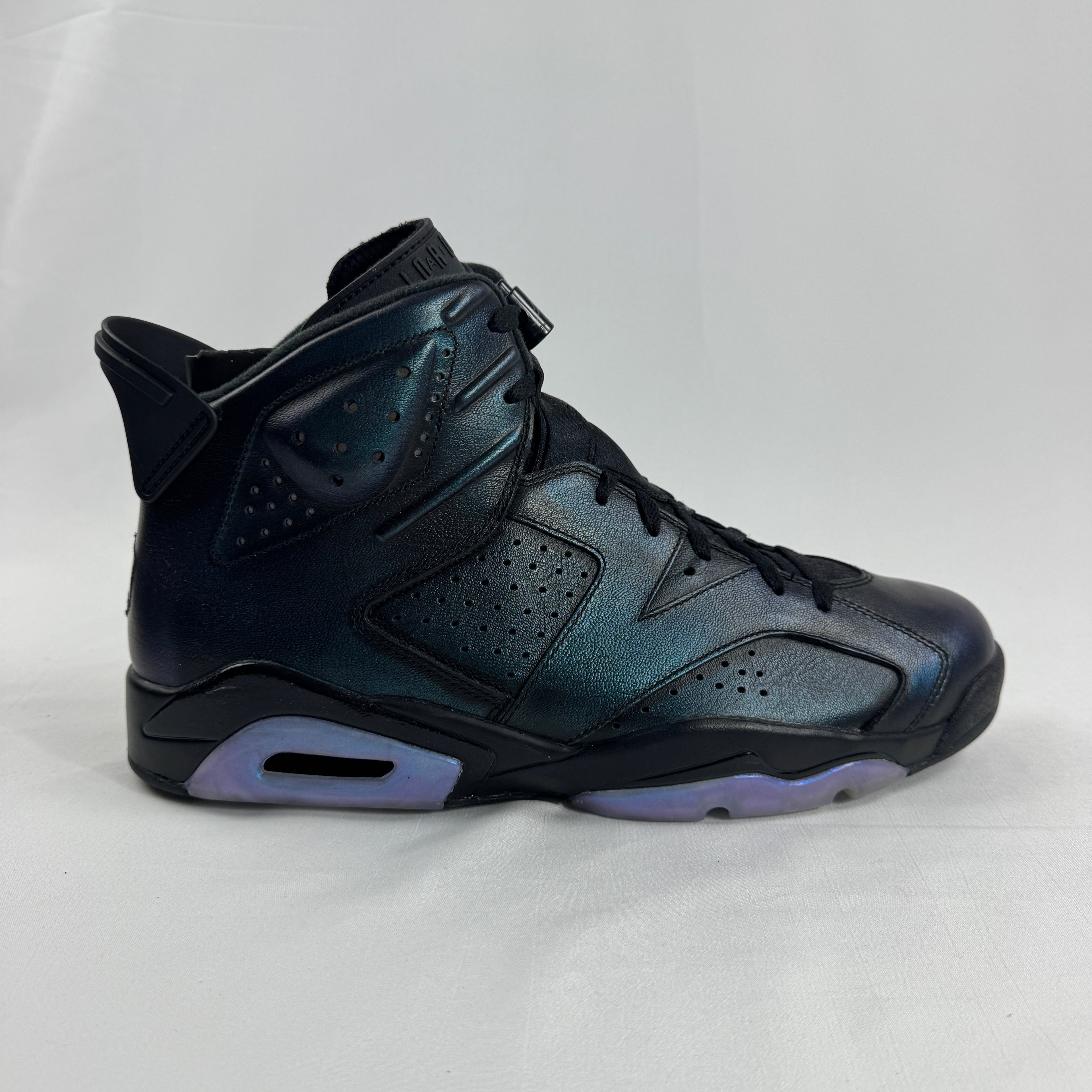 The Air Jordan 6 Retro “Metallic” (2016) is a white leather retro of the Jordan 6 featuring black and metallic silver
