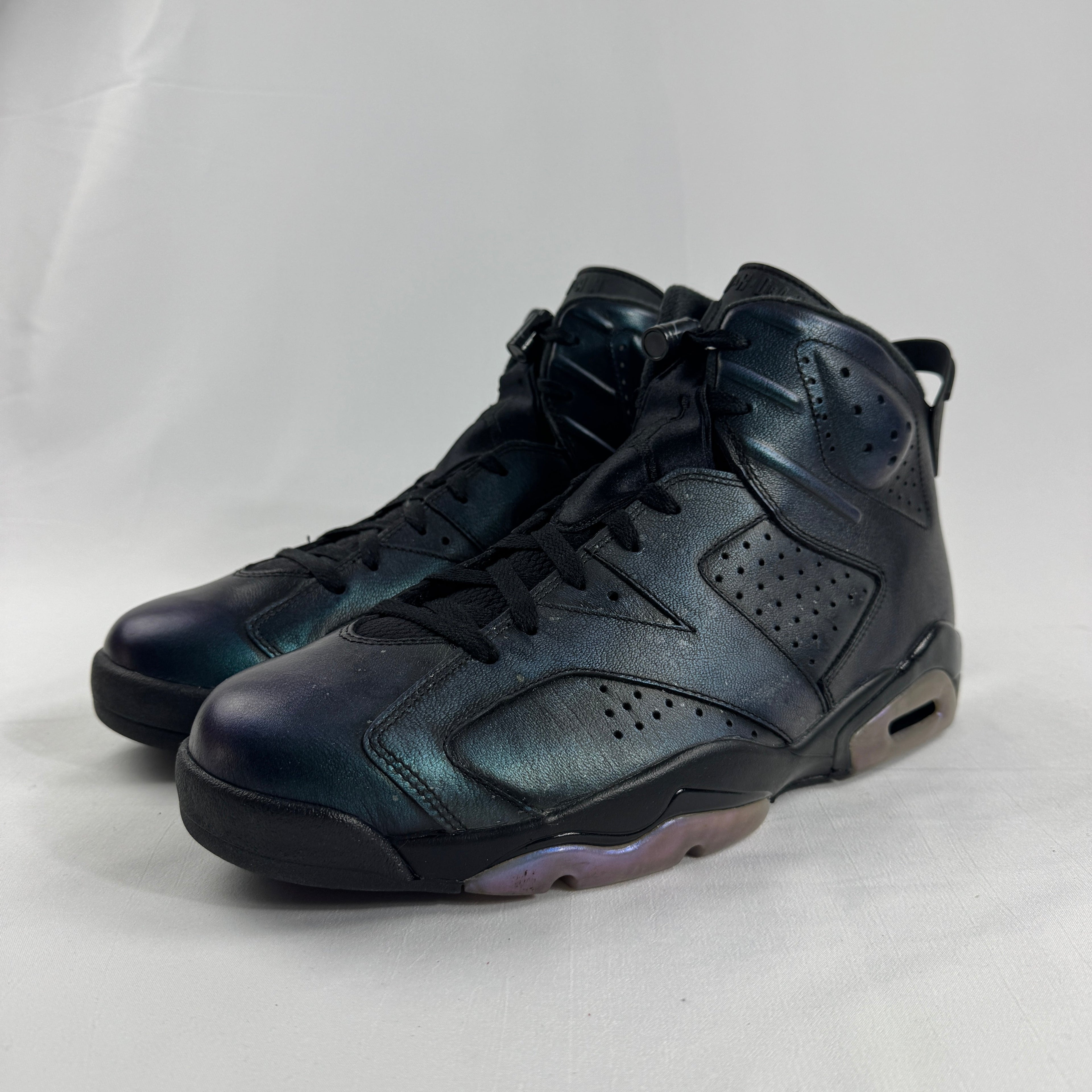 The Air Jordan 6 Retro “Metallic” (2016) is a white leather retro of the Jordan 6 featuring black and metallic silver