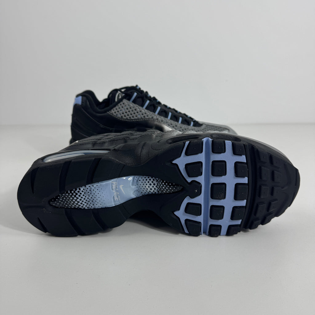 Nike Air Max Big Bubble X Palace is a collaborative sneaker that blends Palace’s bold streetwear aesthetic with Nike’s