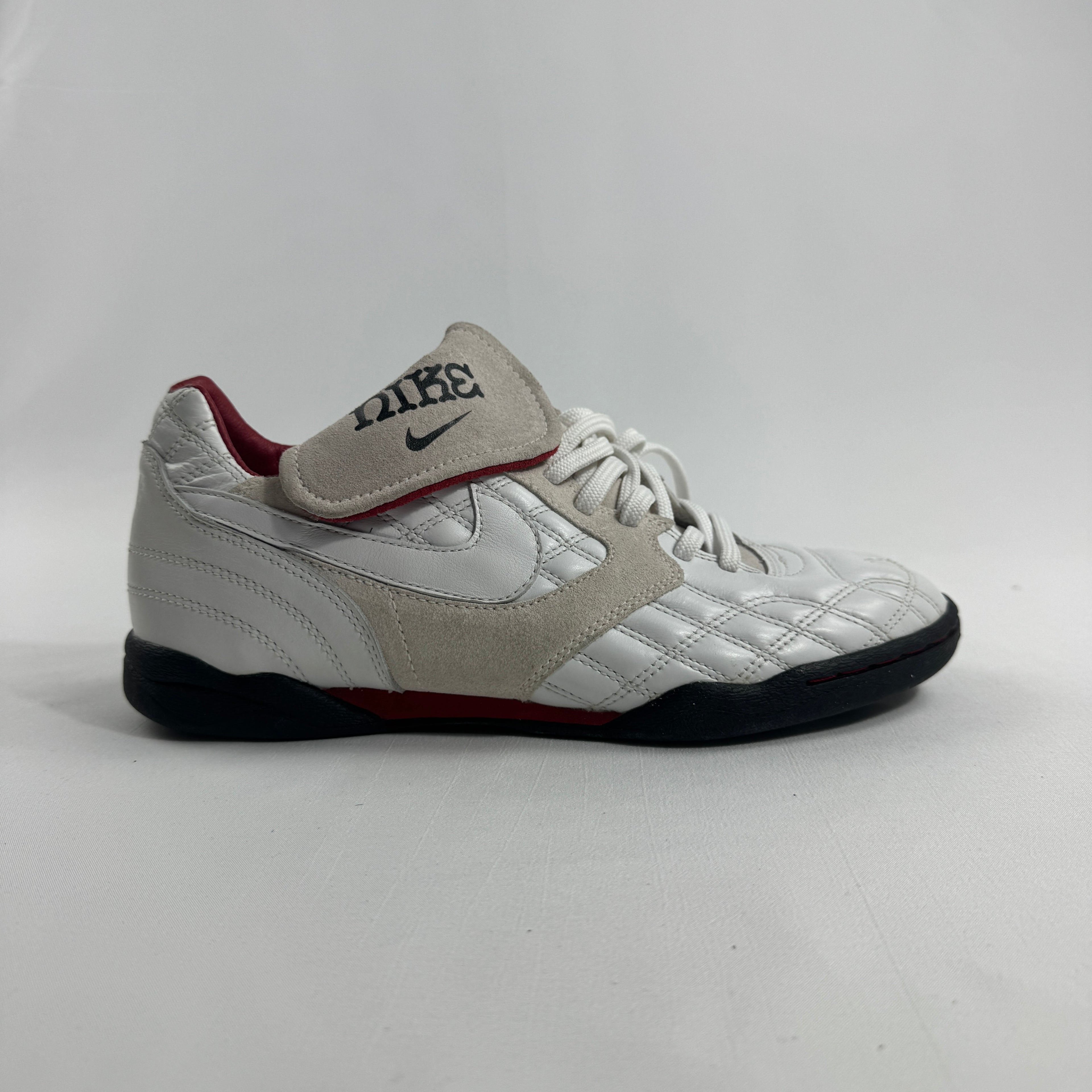 Nike Air Zoom Tiempo combines the legendary Tiempo heritage with modern Zoom Air technology for enhanced comfort and