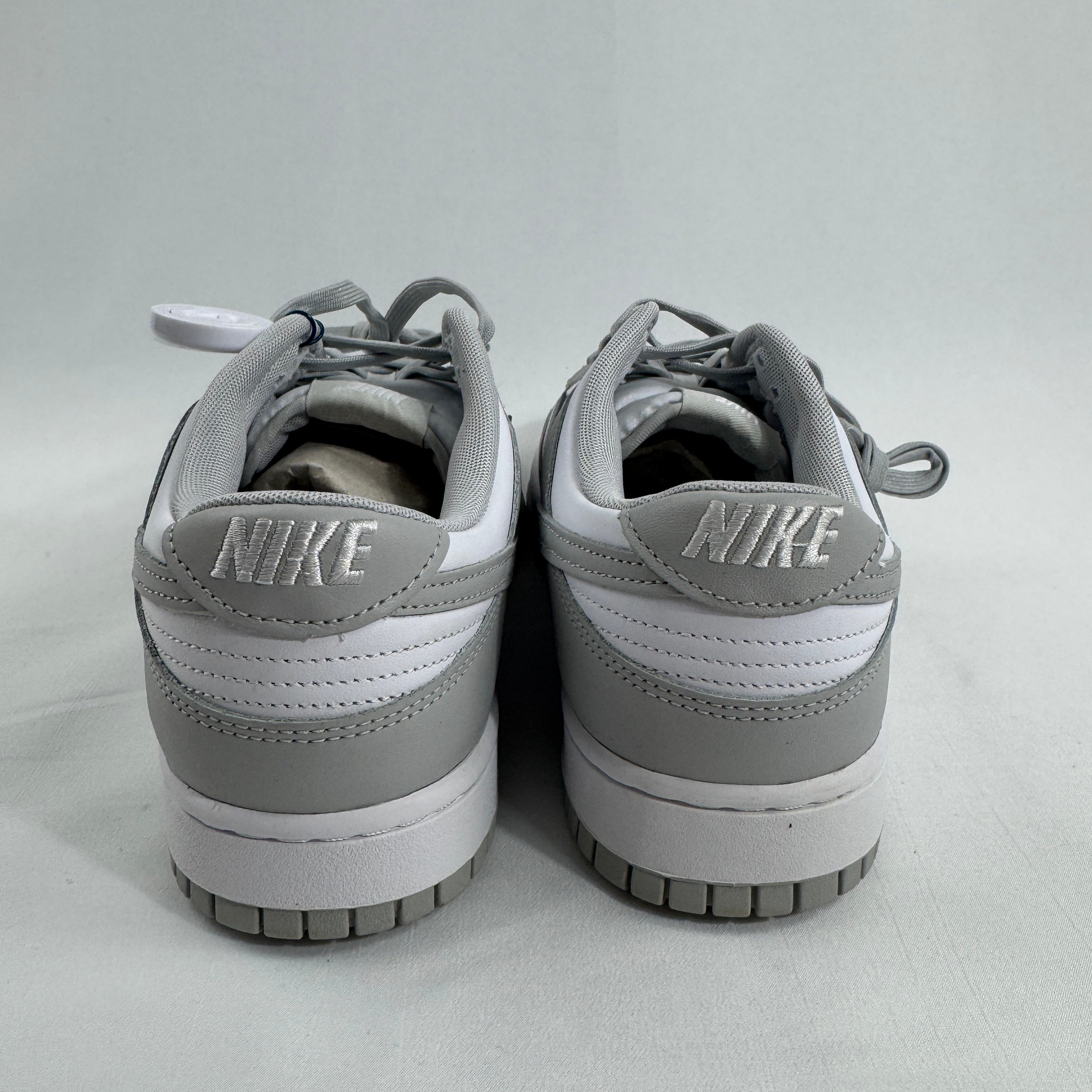 Nike Dunk Low Retro is a timeless sneaker that brings back the classic basketball silhouette from the 1980s. Featuring a